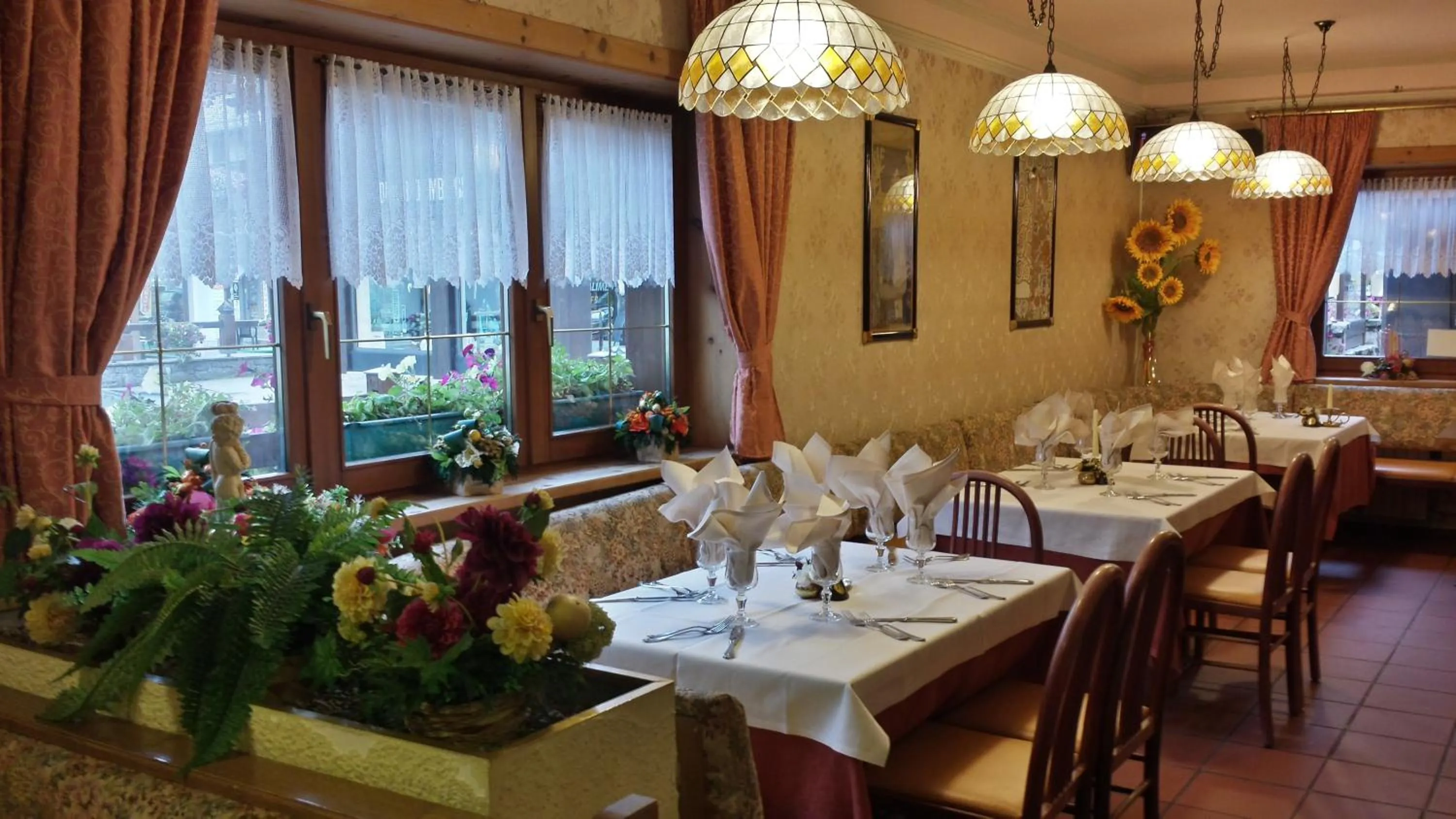 Restaurant/places to eat in Hotel La Baita