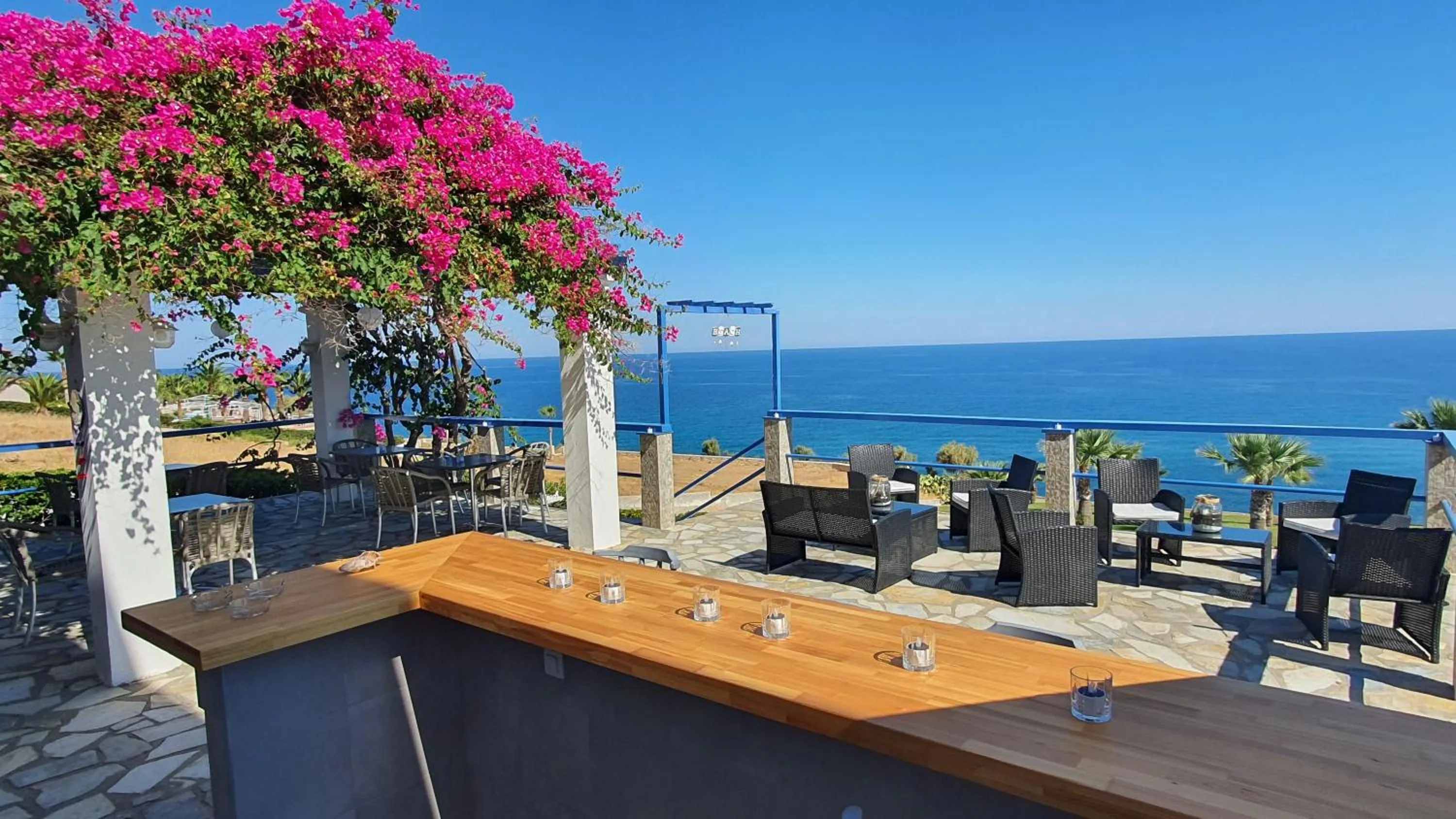 Restaurant/places to eat in Stella Beach Hotel