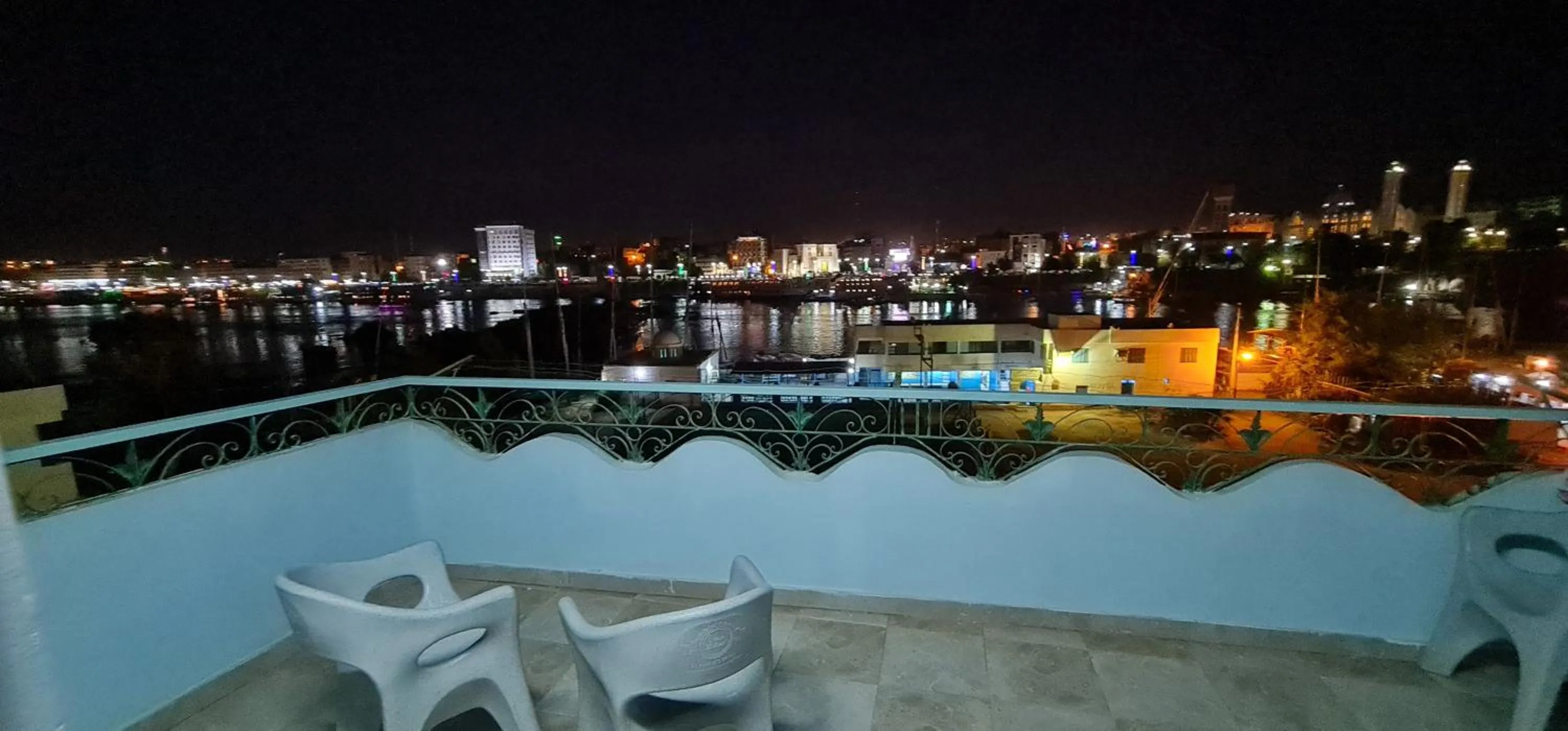 Studio Apartment with Sea View - single occupancy in The Green Nubian House