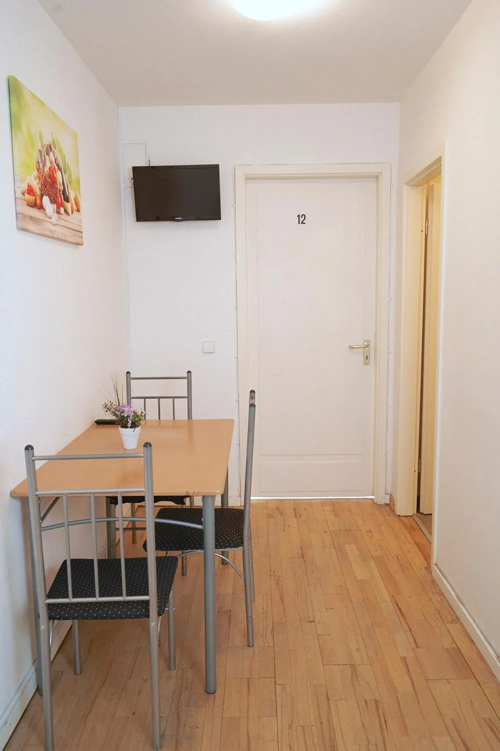 Dining area in BNB Potsdamer Platz - Rooms & Apartments