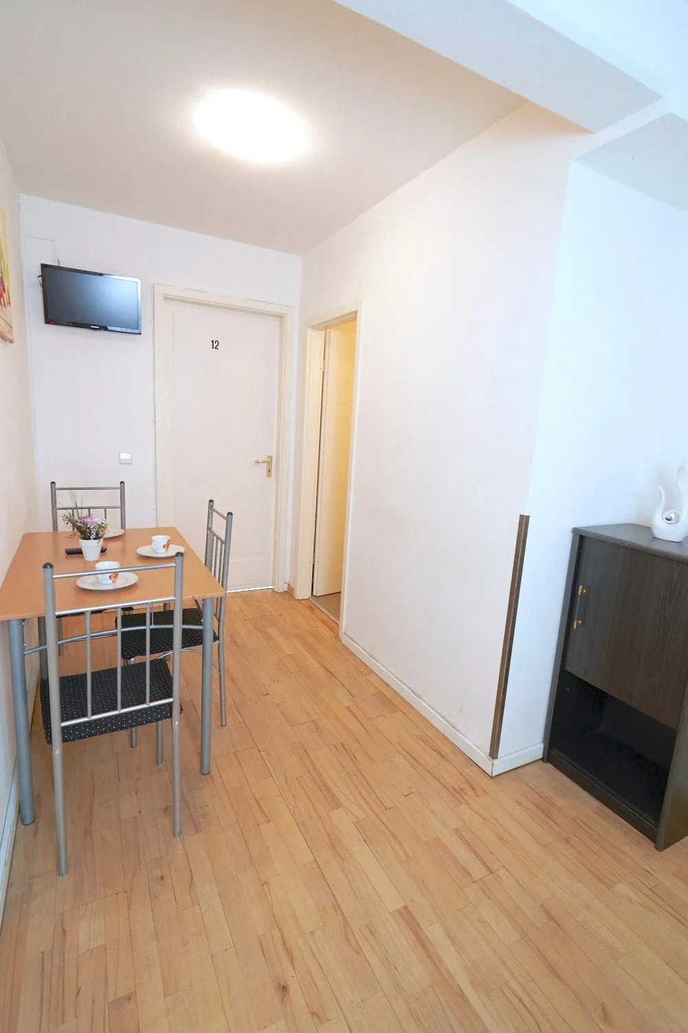 Dining area in BNB Potsdamer Platz - Rooms & Apartments