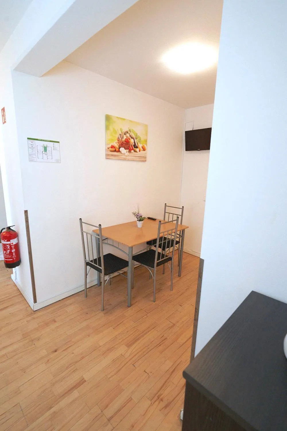 Dining area in BNB Potsdamer Platz - Rooms & Apartments