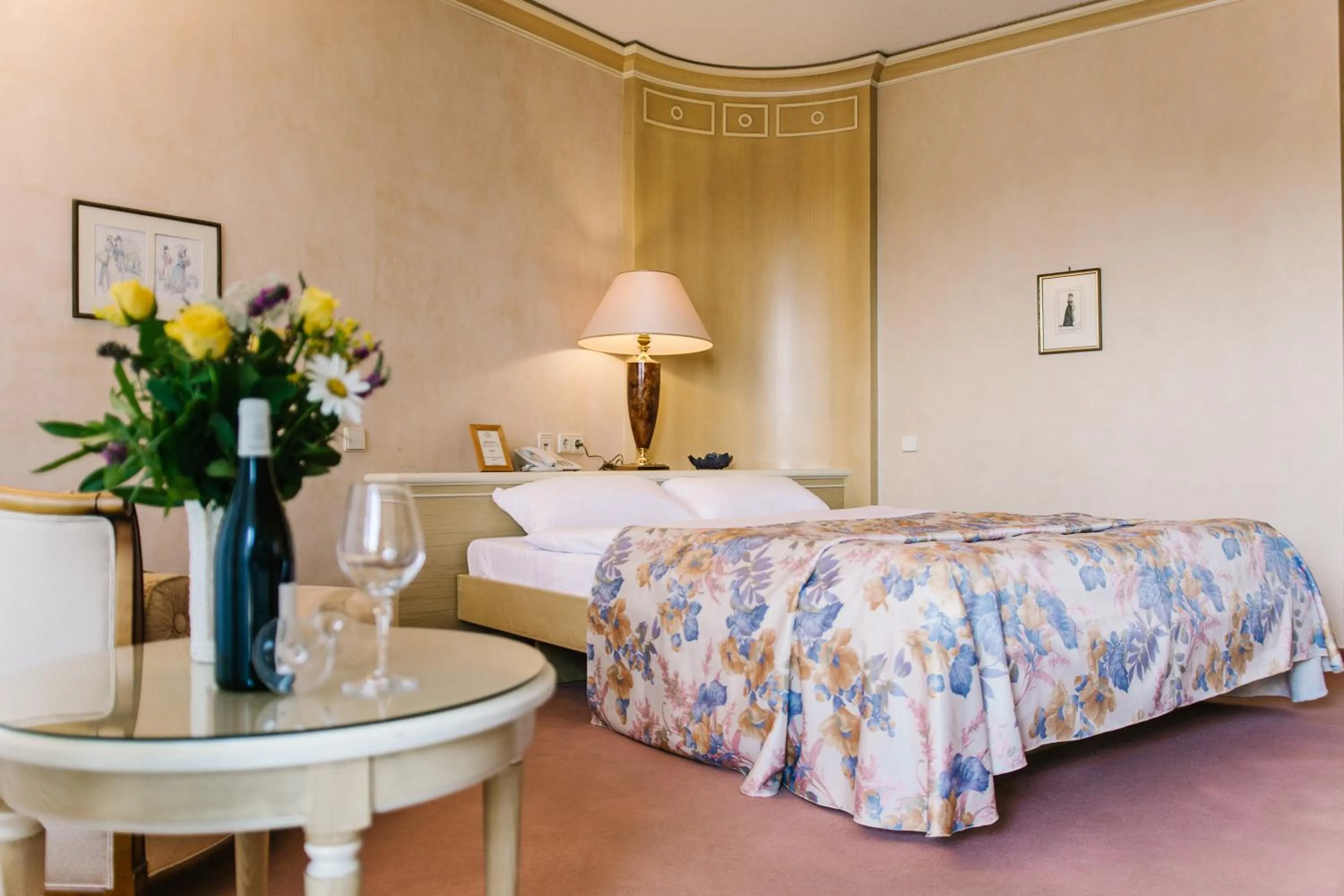 Bed in Landhaus Keller - Hotel & Restaurant