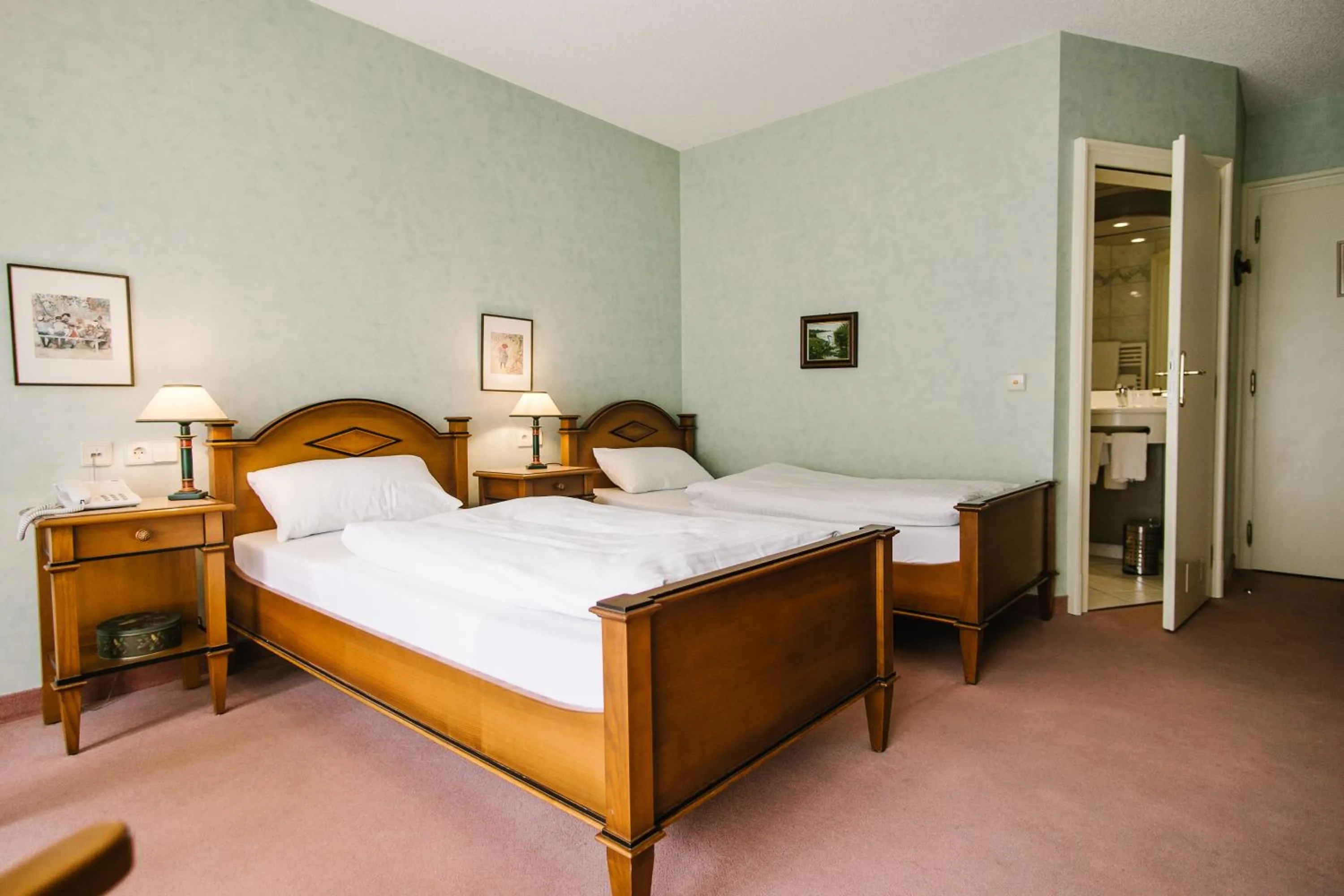 Bed in Landhaus Keller - Hotel & Restaurant