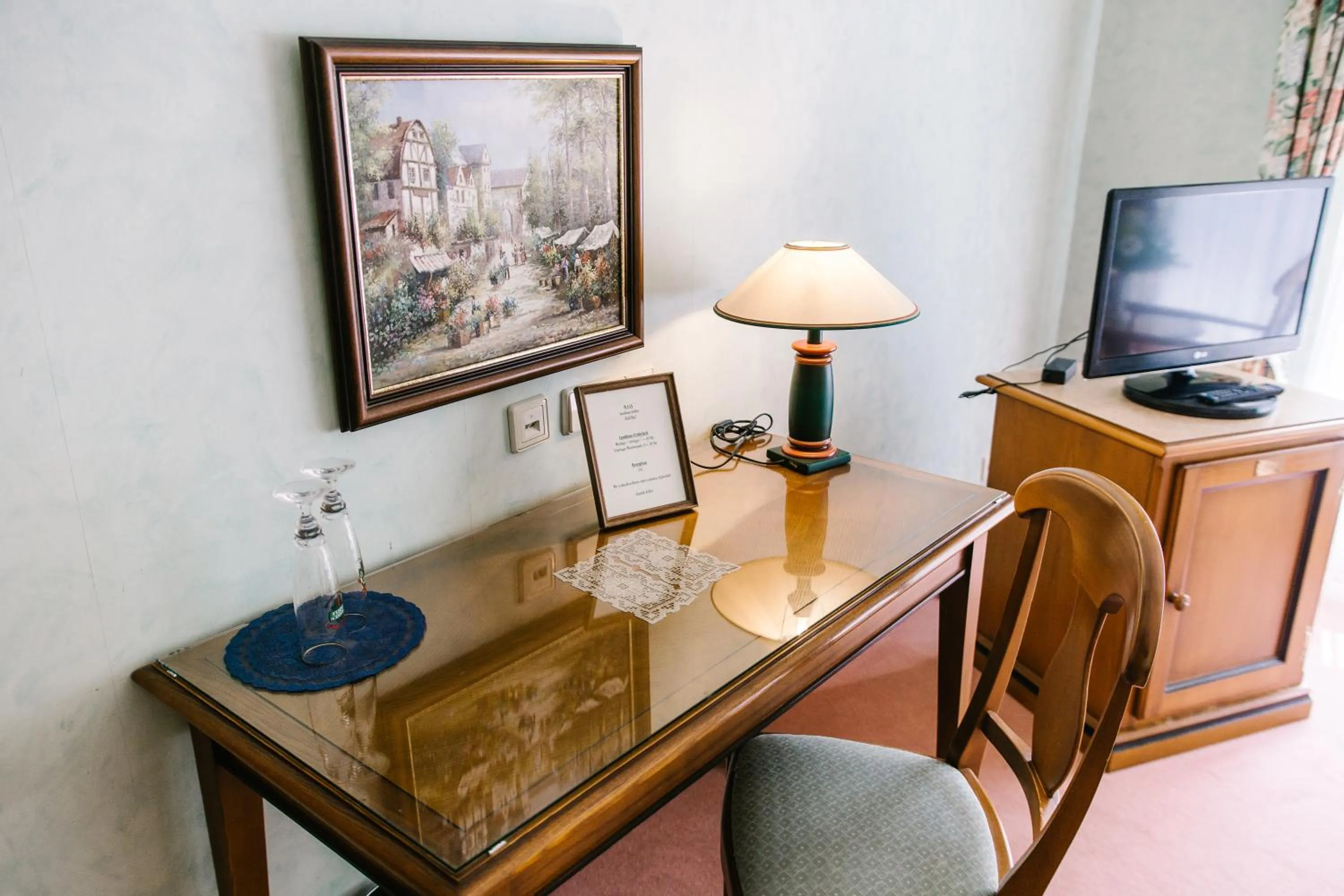 Communal lounge/ TV room in Landhaus Keller - Hotel & Restaurant