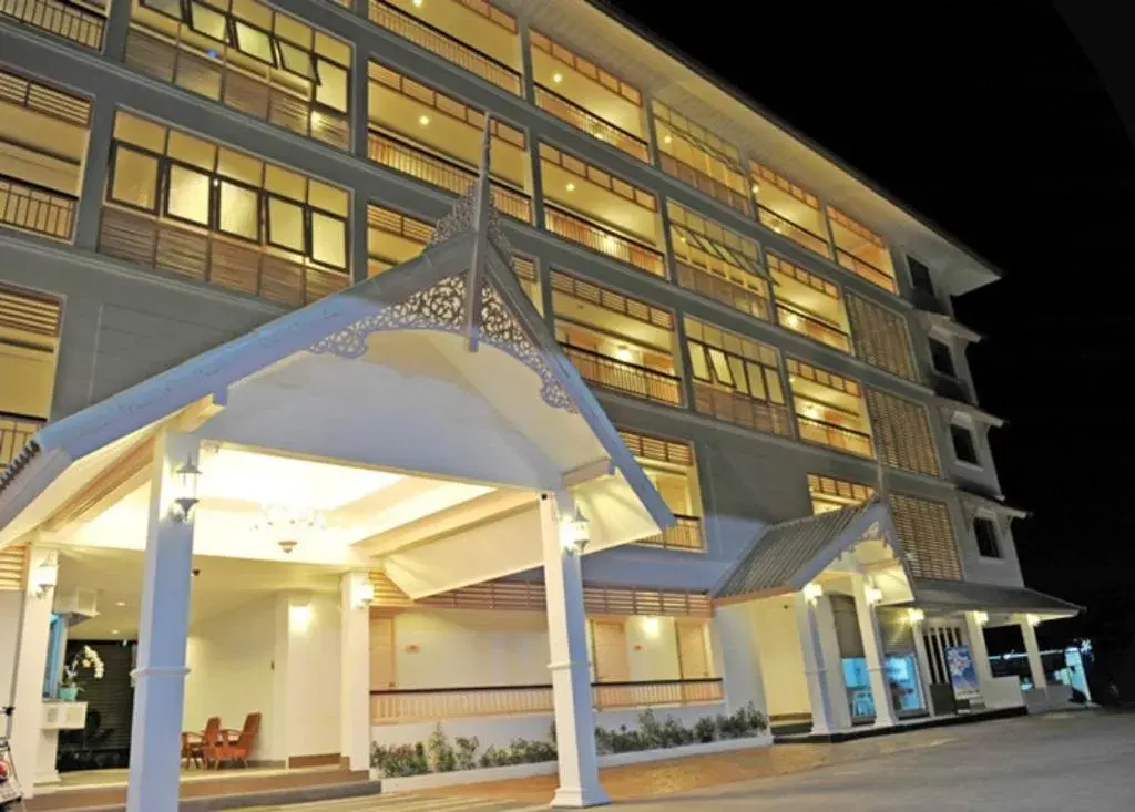 Facade/entrance in Puri Piman Facade/entrance in Puri Piman