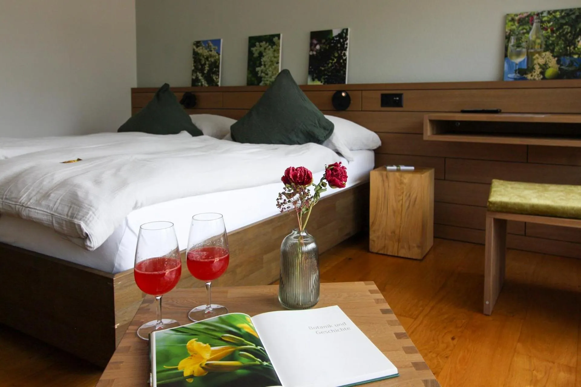 Seating area, Bed in Alpenkräuter Hotel Bären