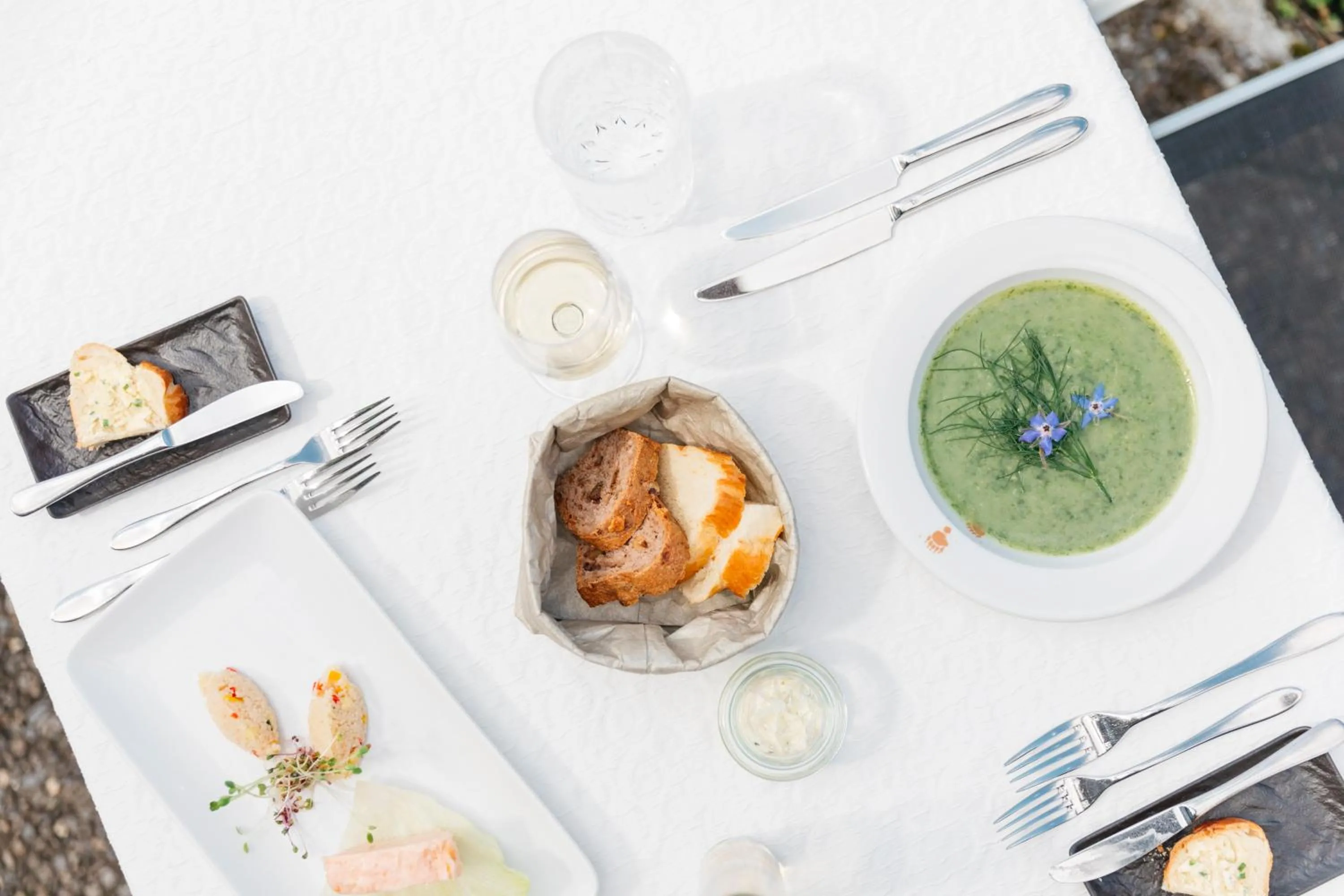 Restaurant/places to eat in Alpenkräuter Hotel Bären