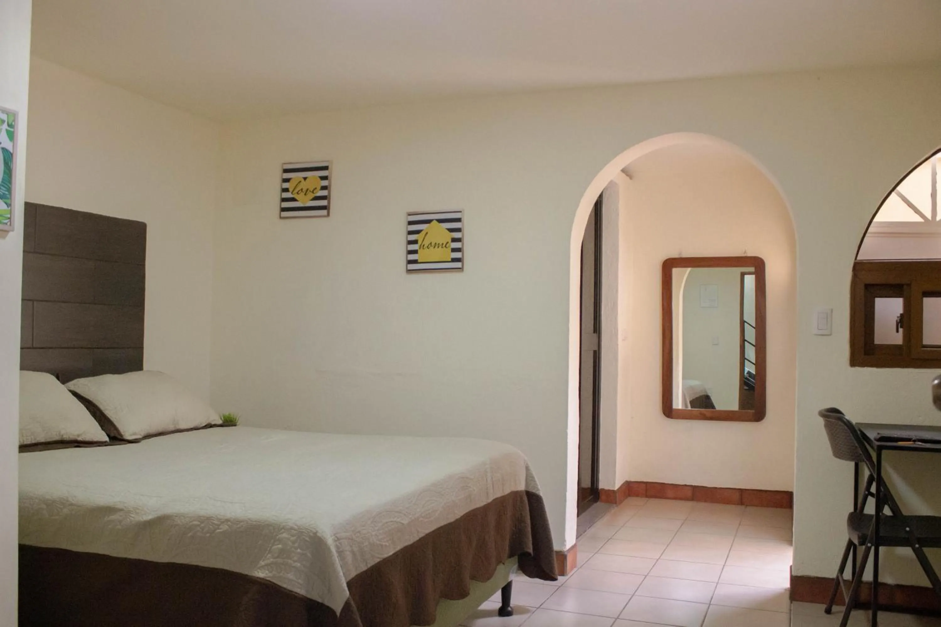 Double Room with Private Bathroom - single occupancy in Casa Irma