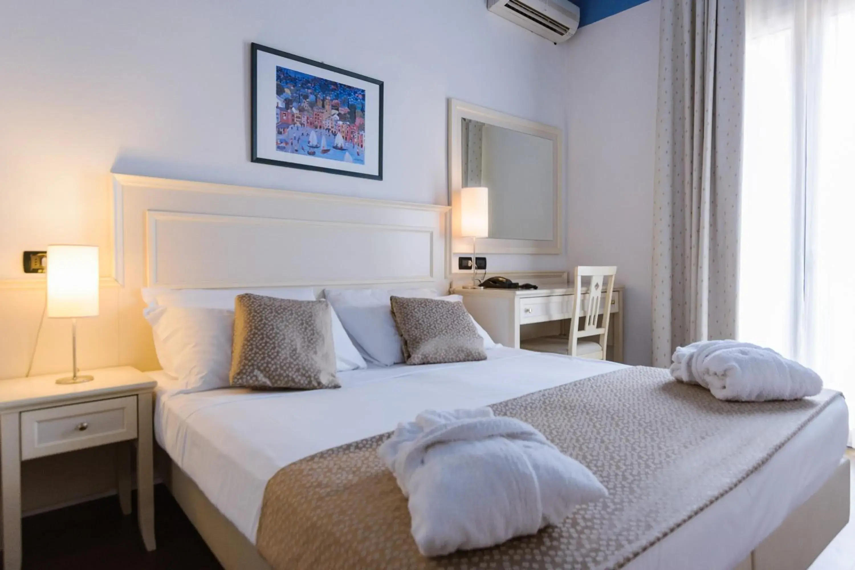 Bedroom, Bed in Hotel Fra I Pini Bedroom, Bed in Hotel Fra I Pini