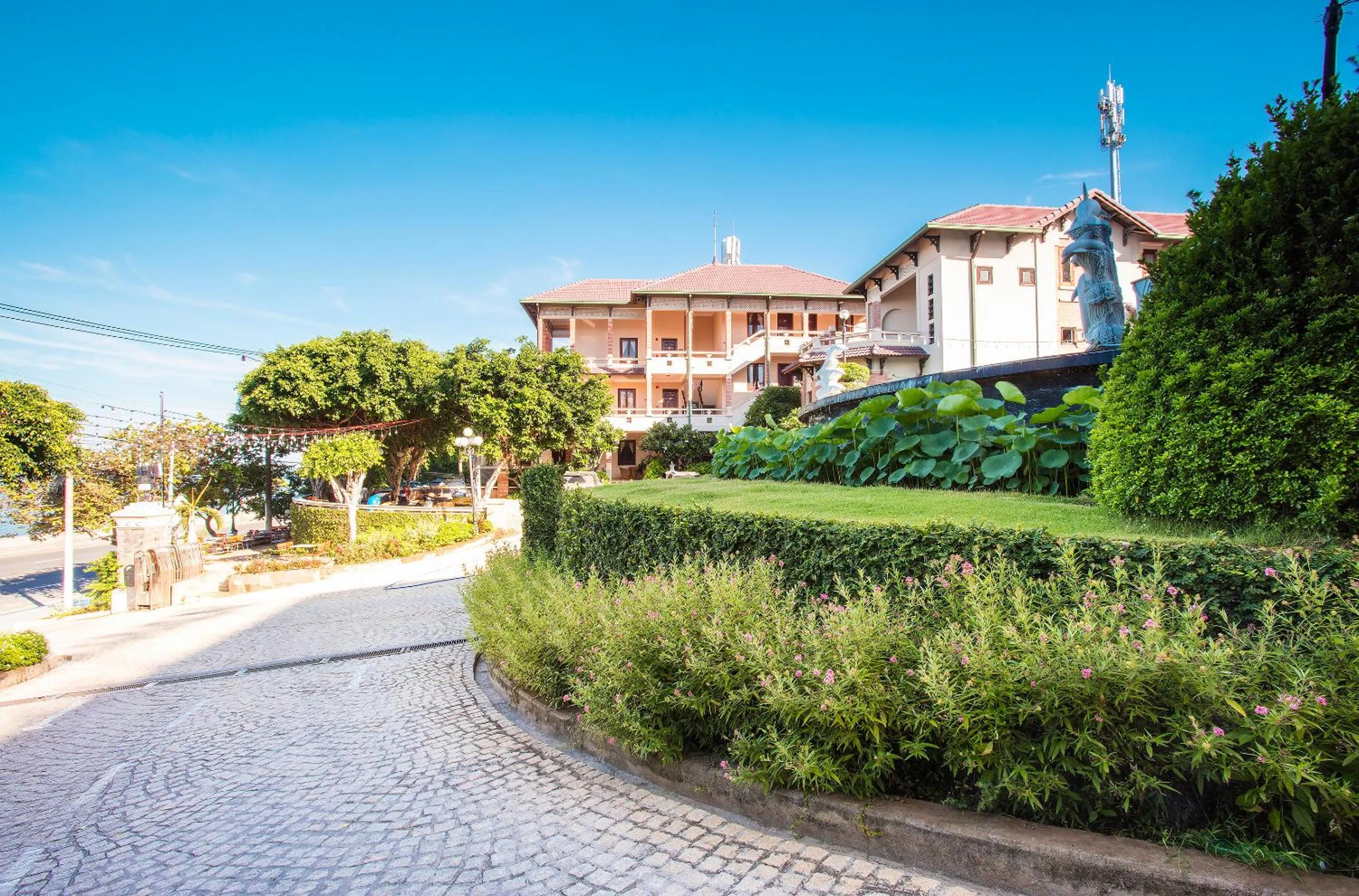 Property building in Beachfront Hotel