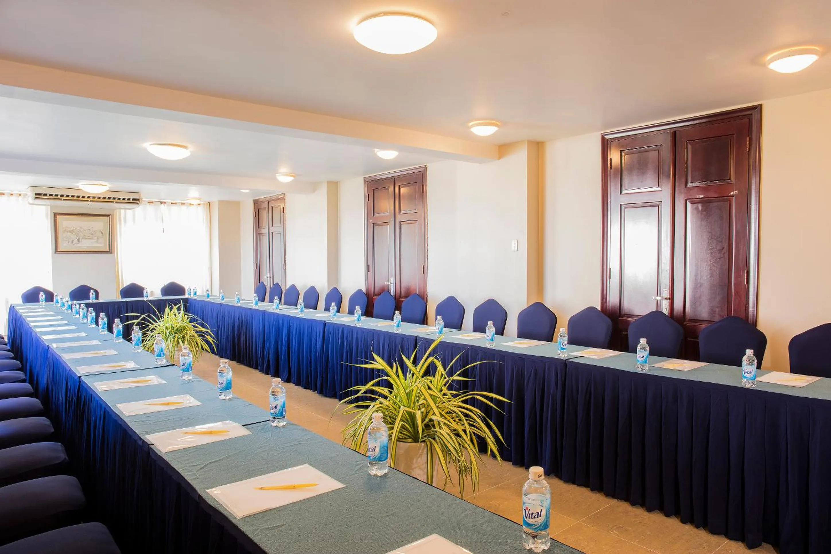 Business facilities in Beachfront Hotel