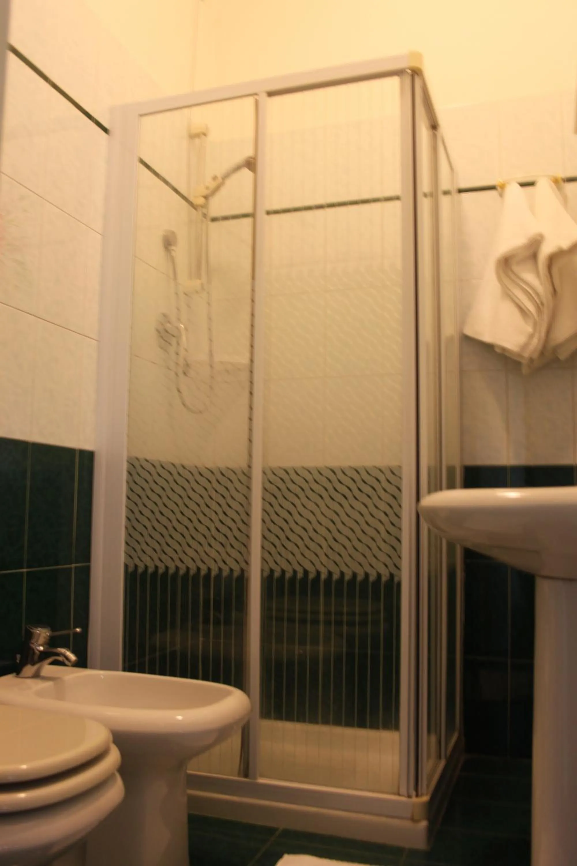 Shower in Hotel Girasole
