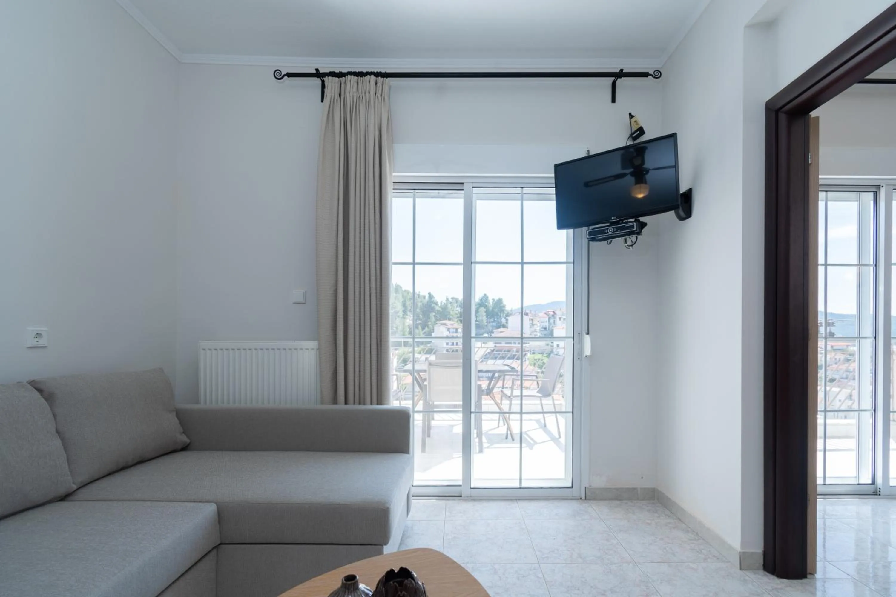 TV and multimedia in Naias