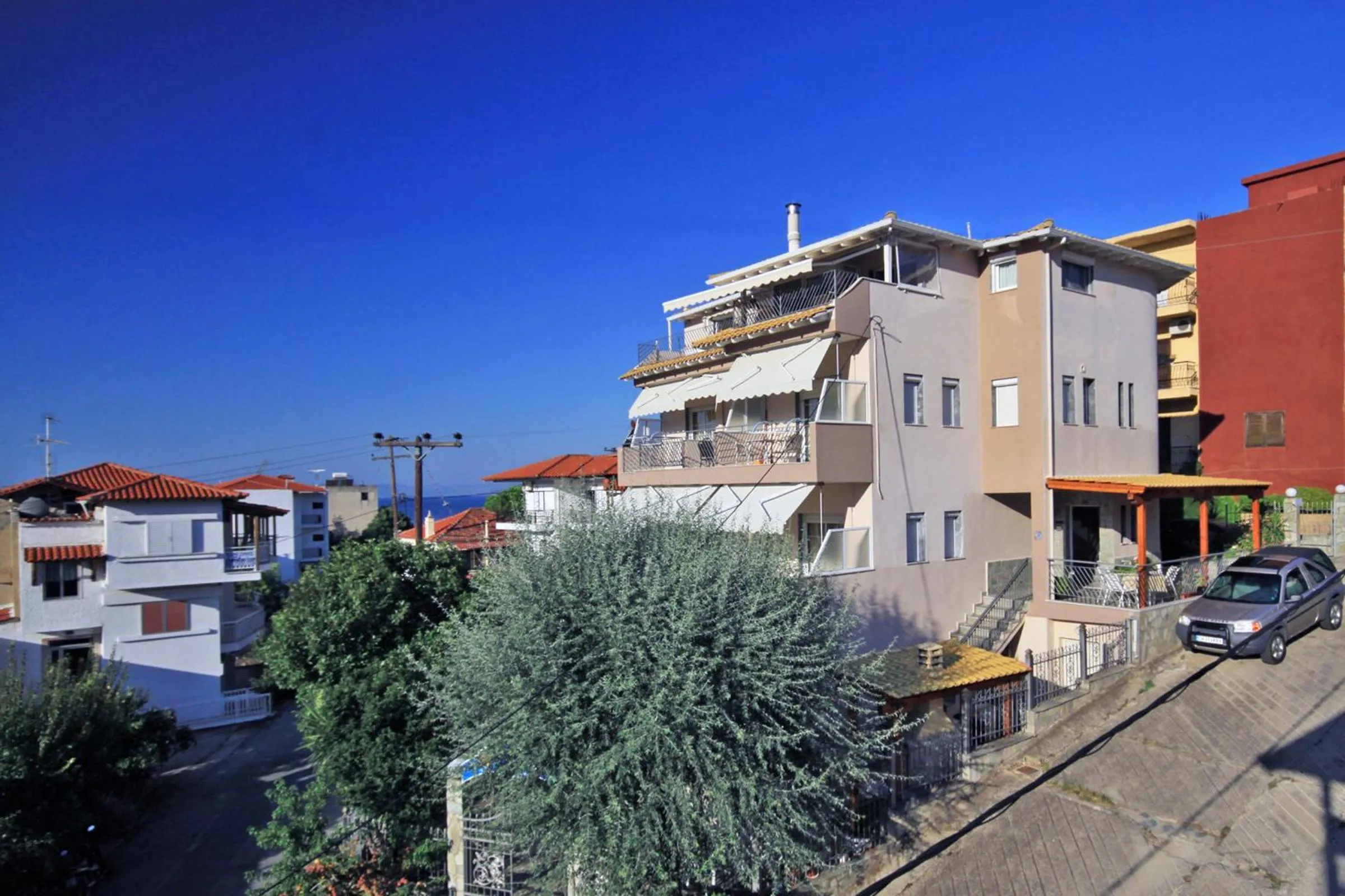 Property building in Naias