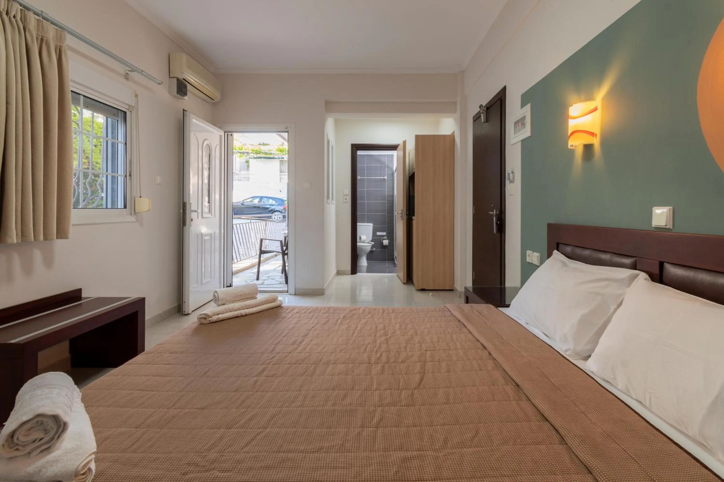 Property building, Bed in Naias