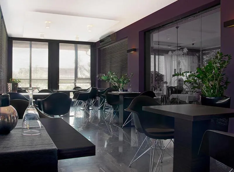 Restaurant/places to eat in Hotel Oaza