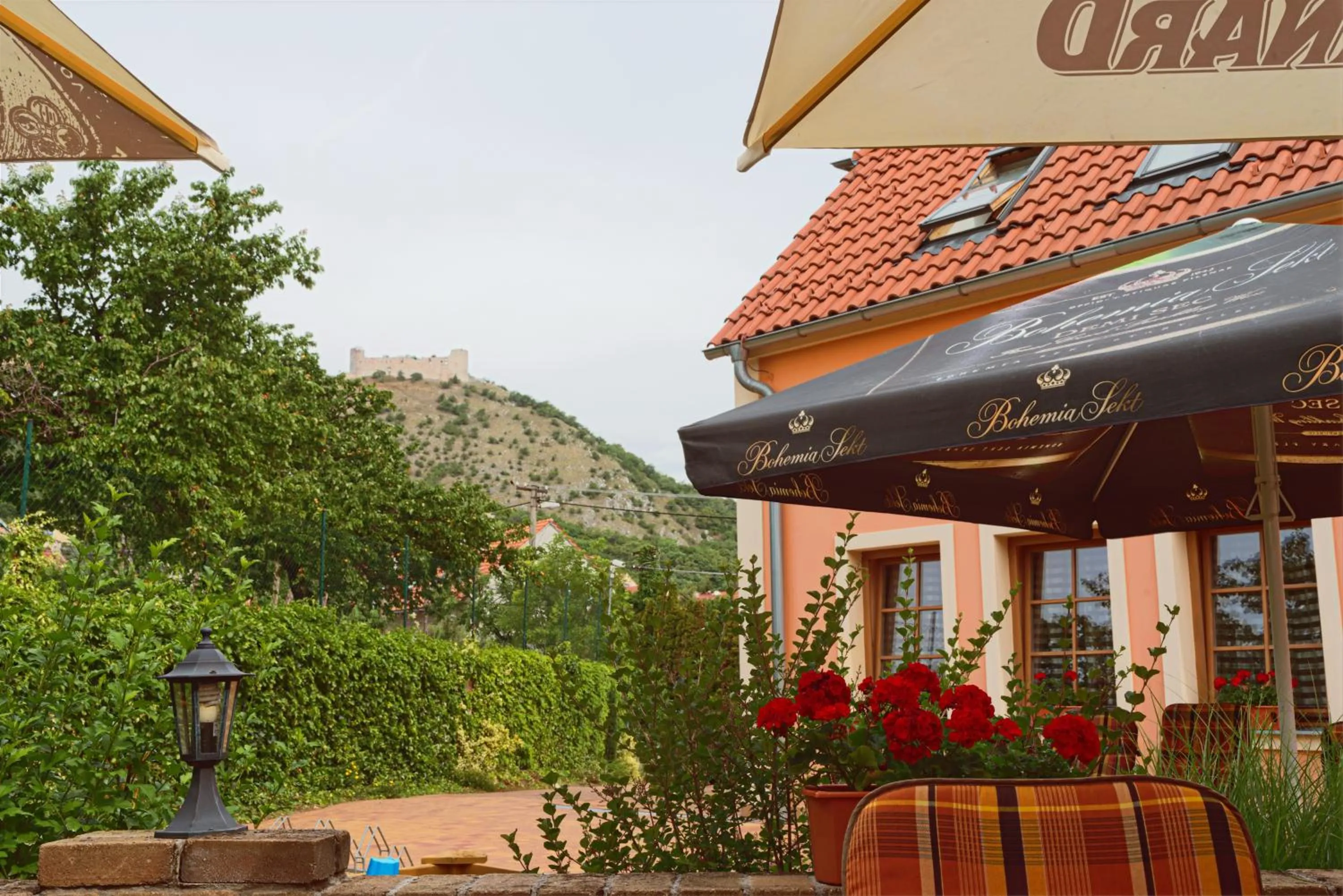 Restaurant/places to eat in Hotel Pavlov