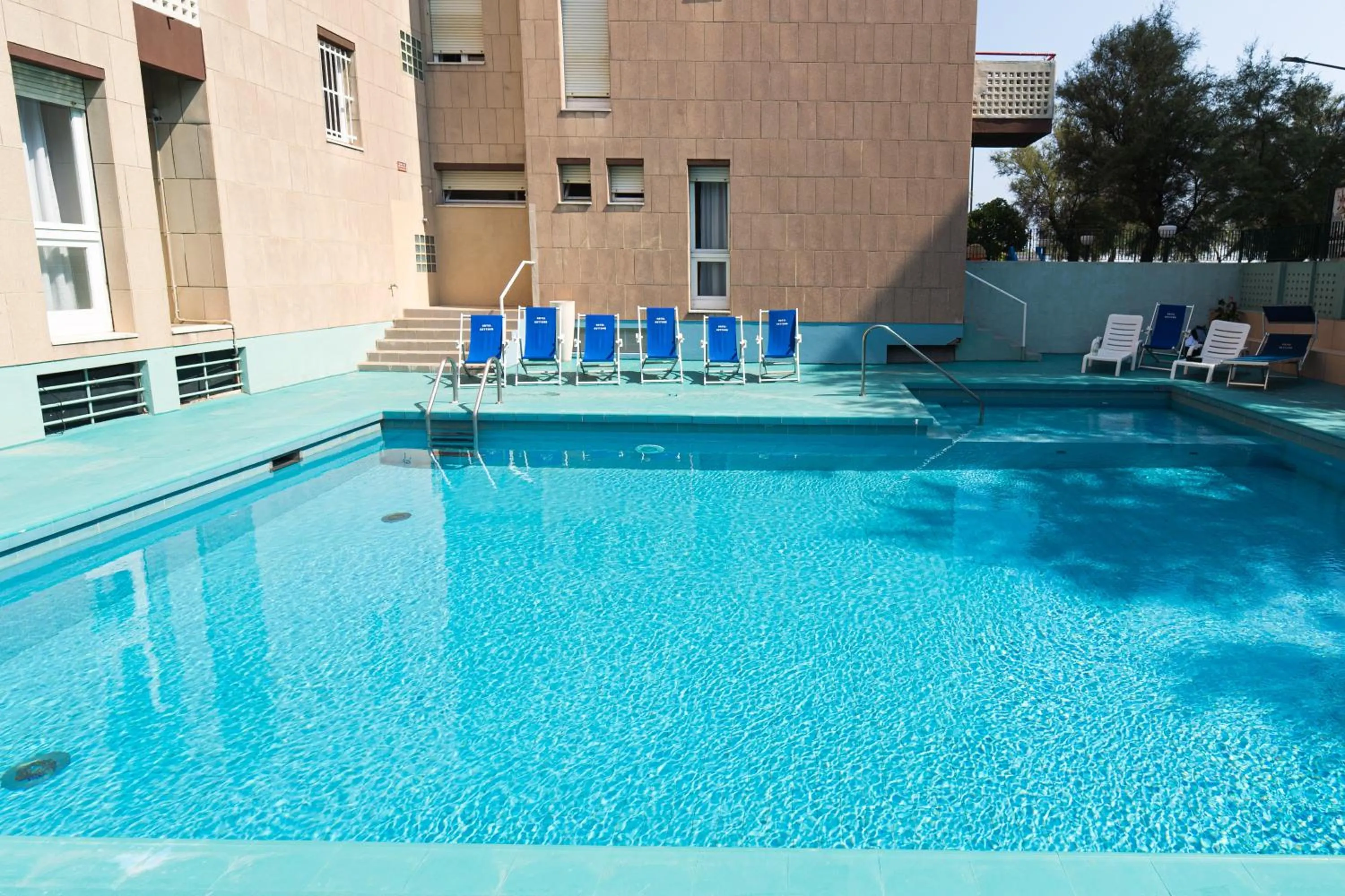 Swimming pool in Hotel Nettuno