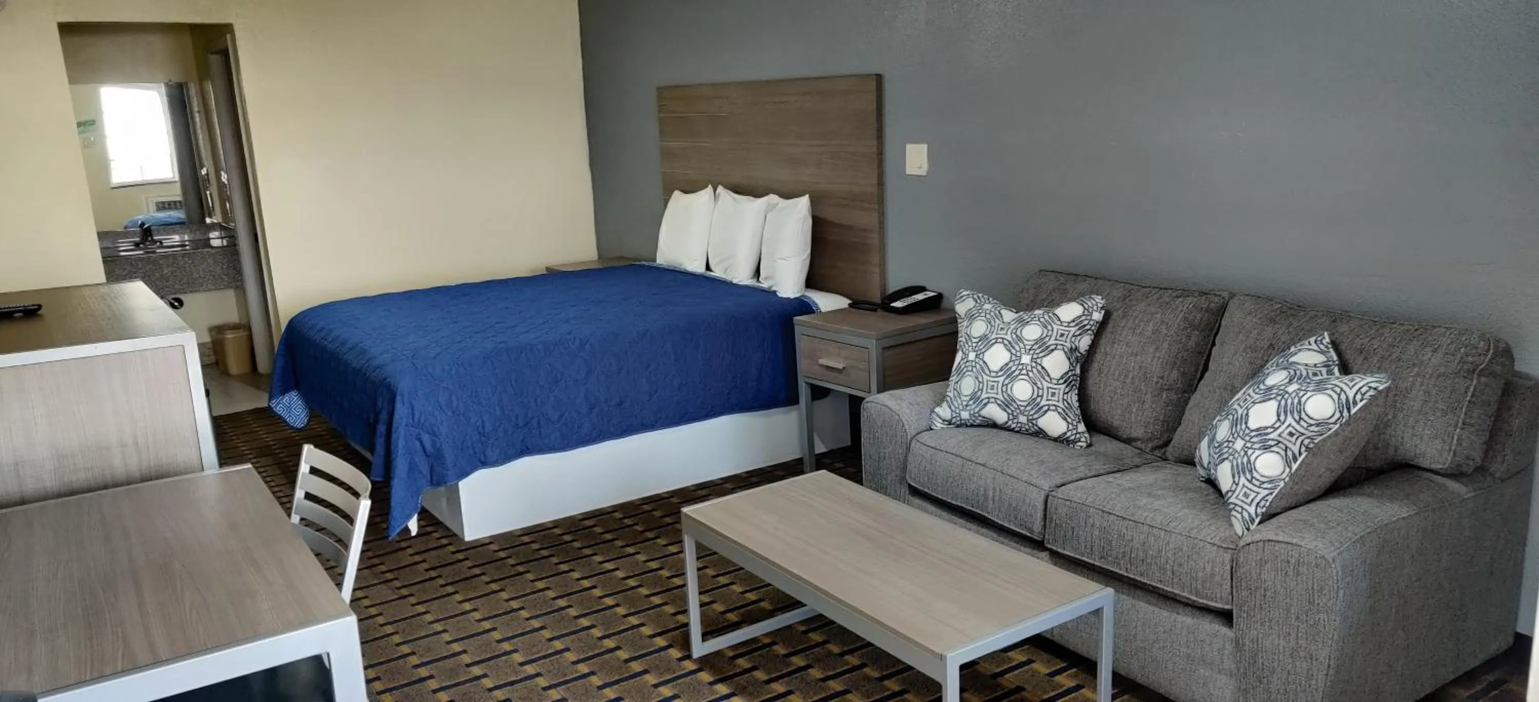 Bed in Economy Inn Motel