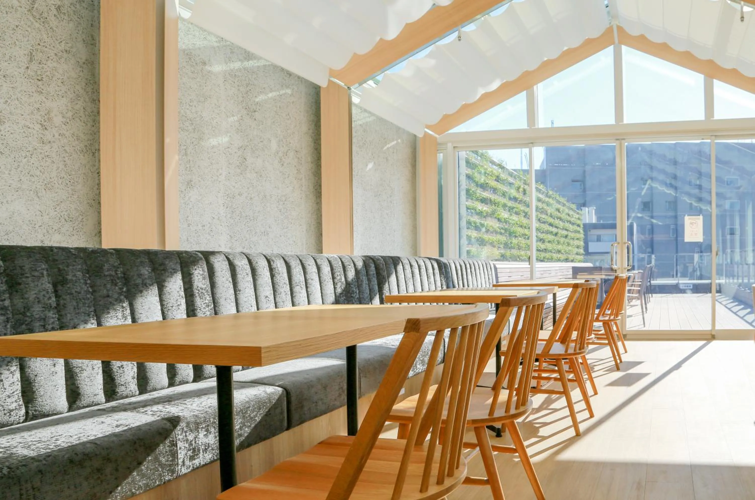 Restaurant/places to eat in Hotel Comfact