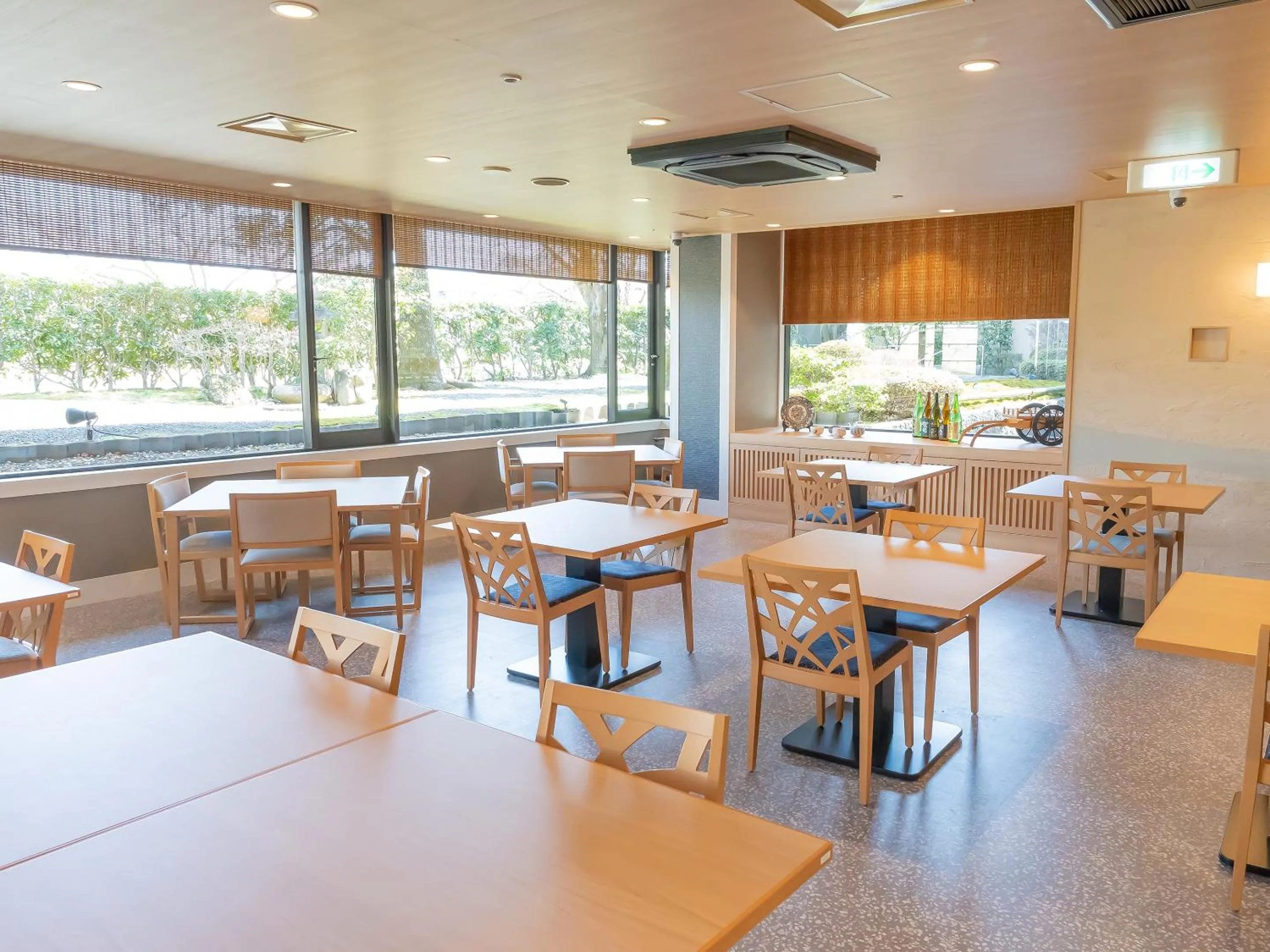 Restaurant/places to eat in Diamond Kyoto Society