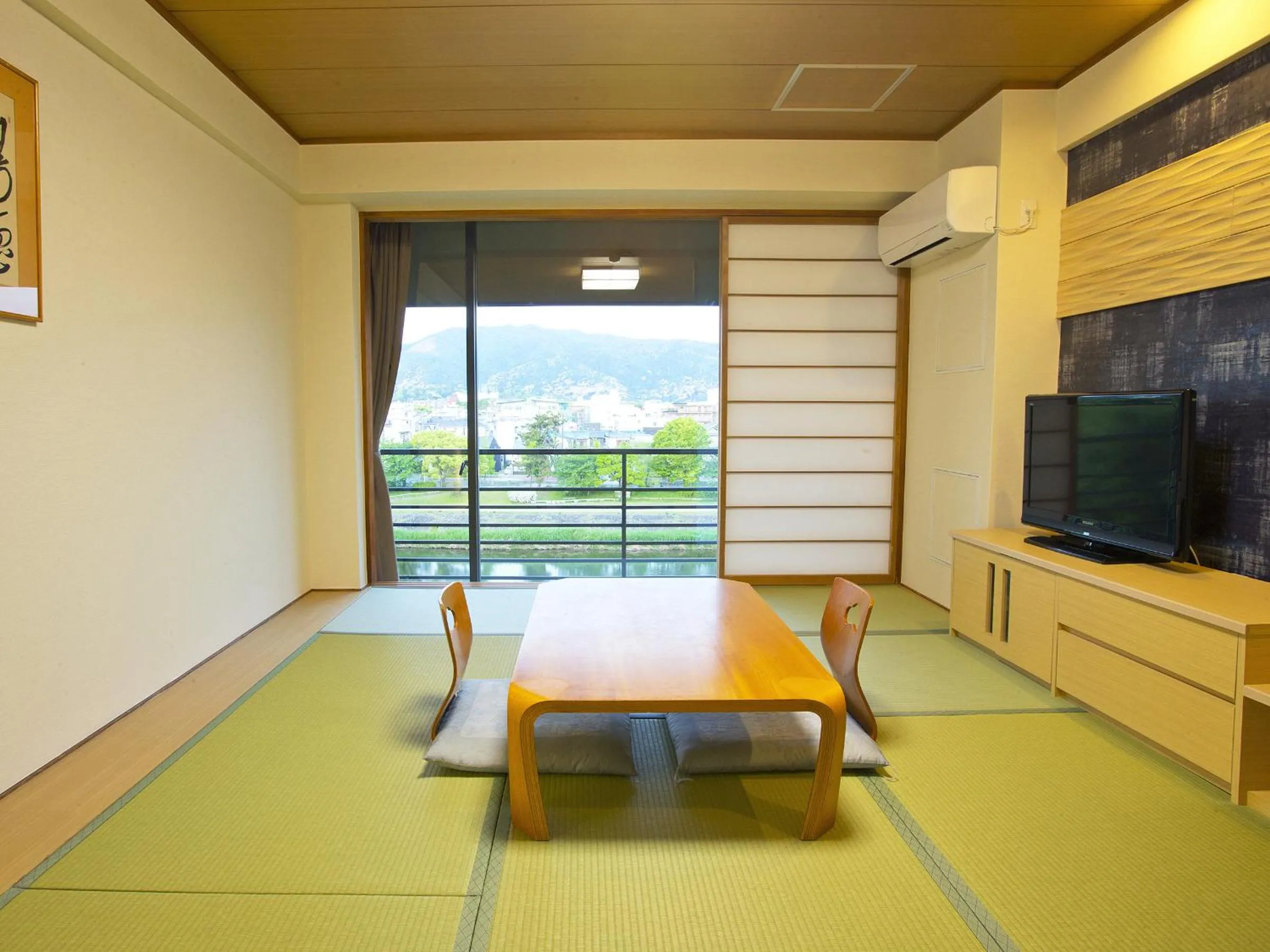 Photo of the whole room in Diamond Kyoto Society