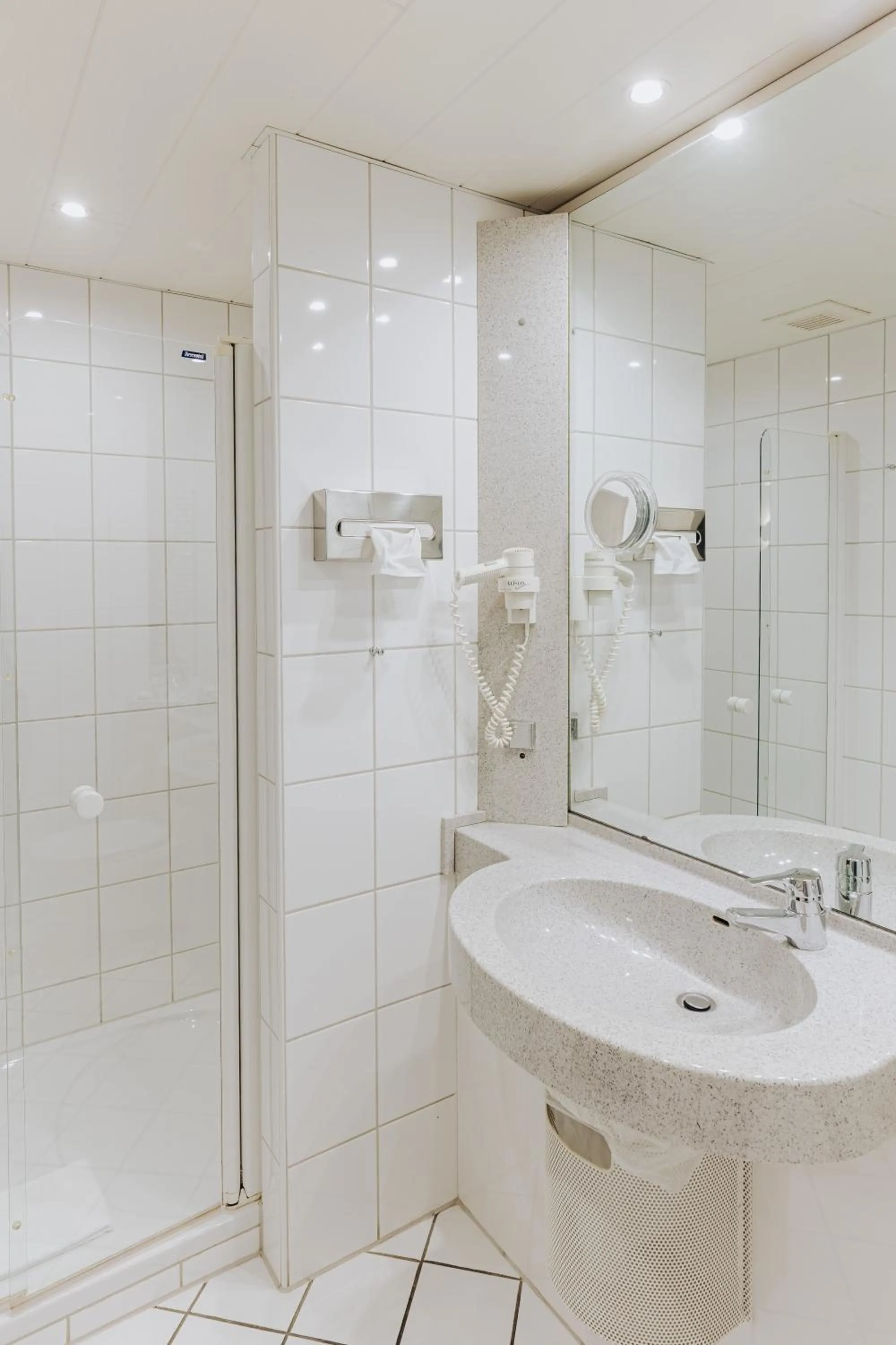 Shower in Hotel-Restaurant Zum Schwanen