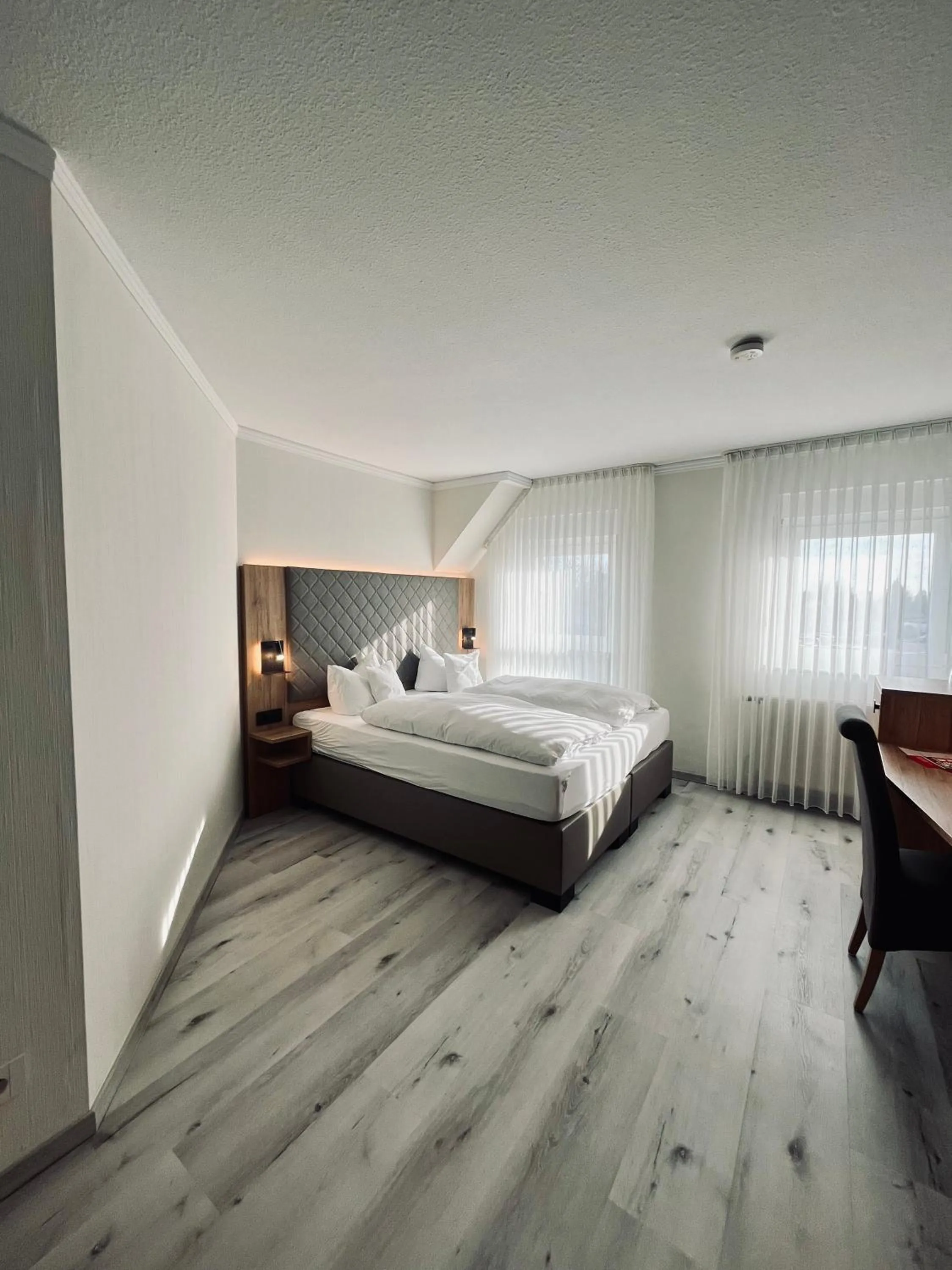 Photo of the whole room, Bed in Hotel-Restaurant Zum Schwanen