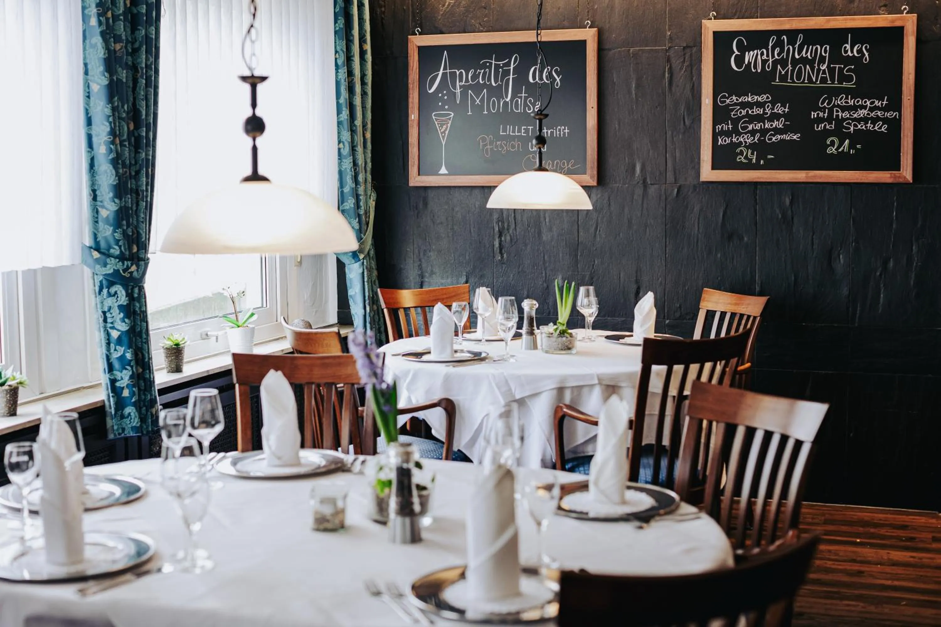 Restaurant/places to eat in Hotel-Restaurant Zum Schwanen