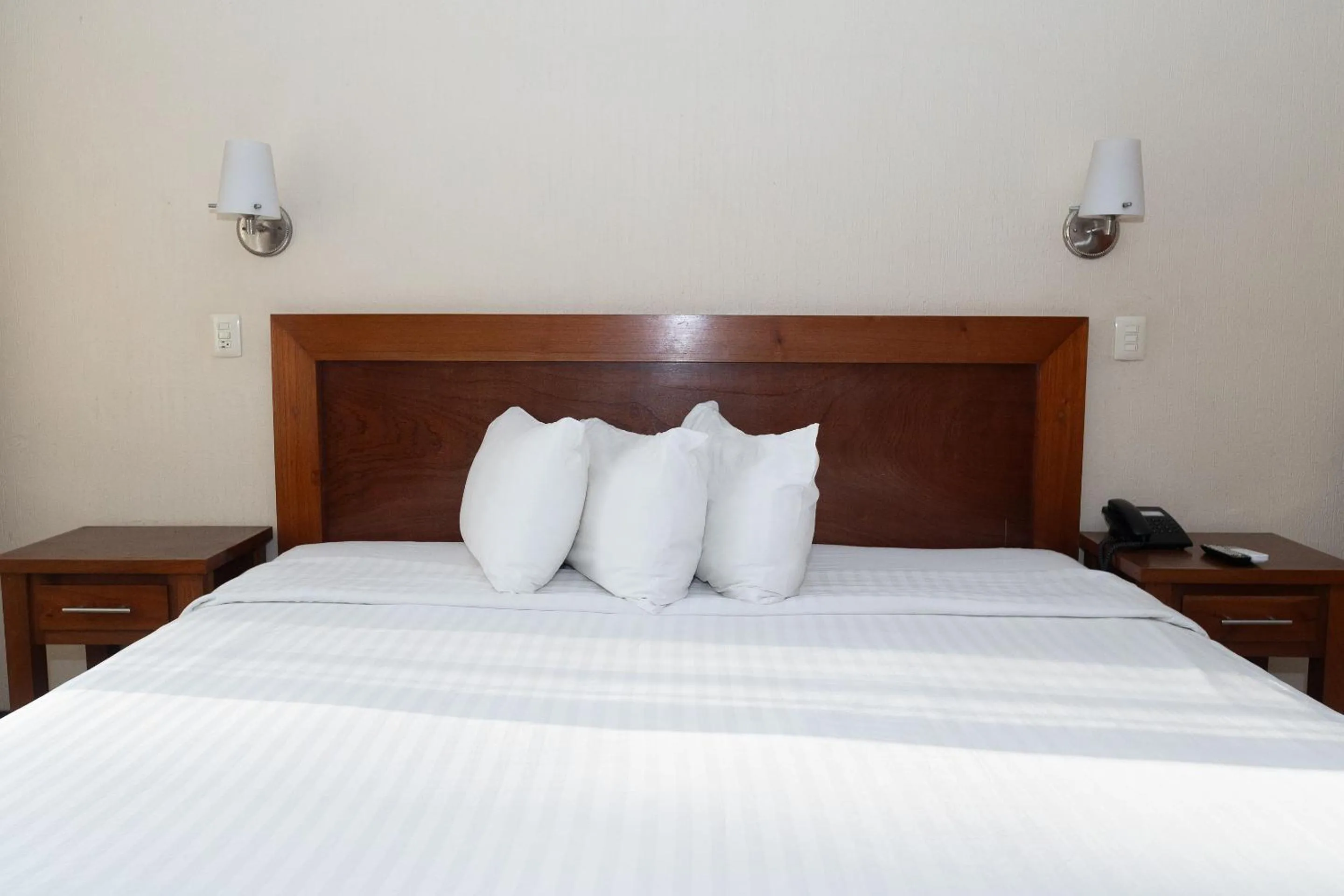 Bedroom, Bed in Hotel San Antonio