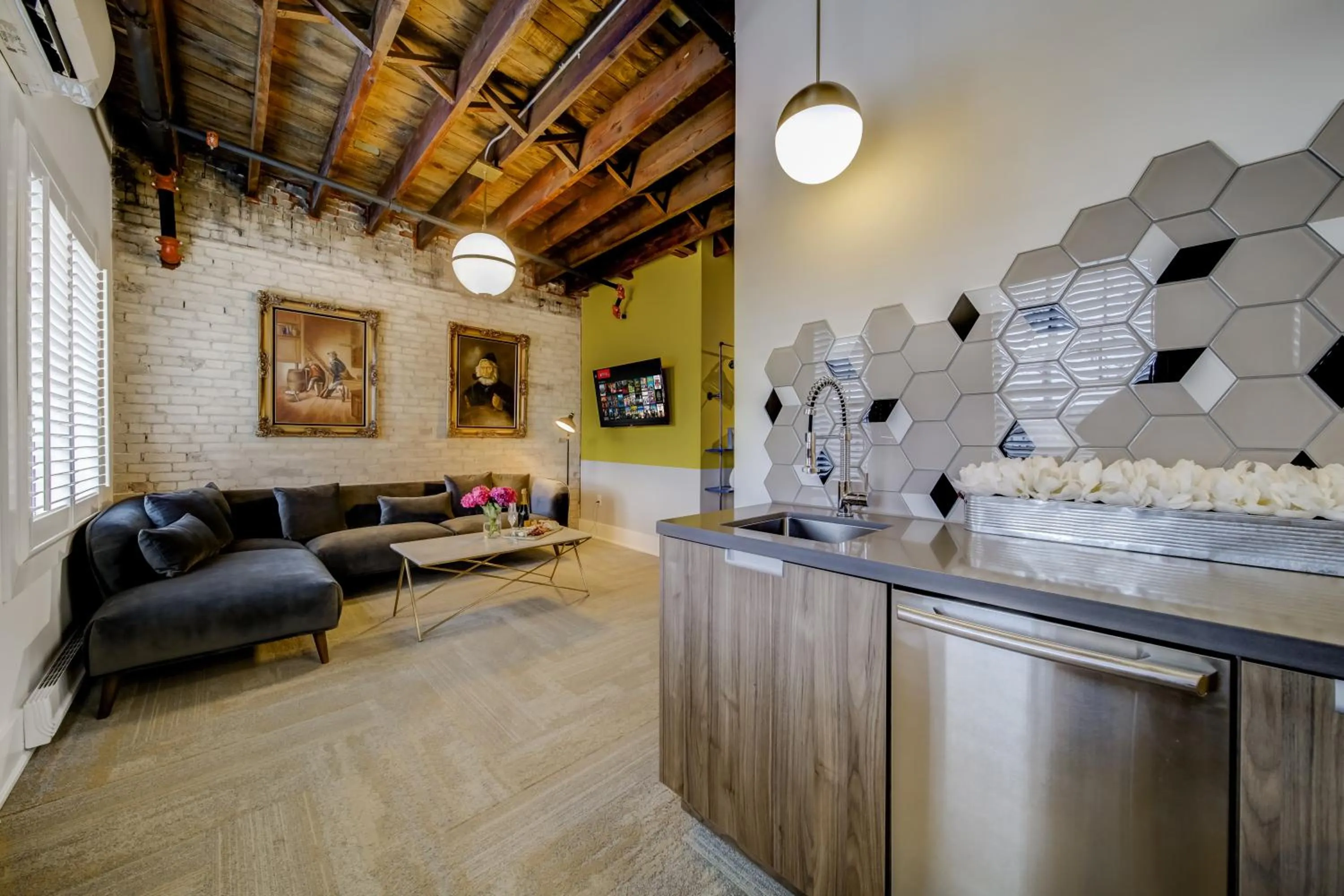 Kitchen or kitchenette in The Westlake