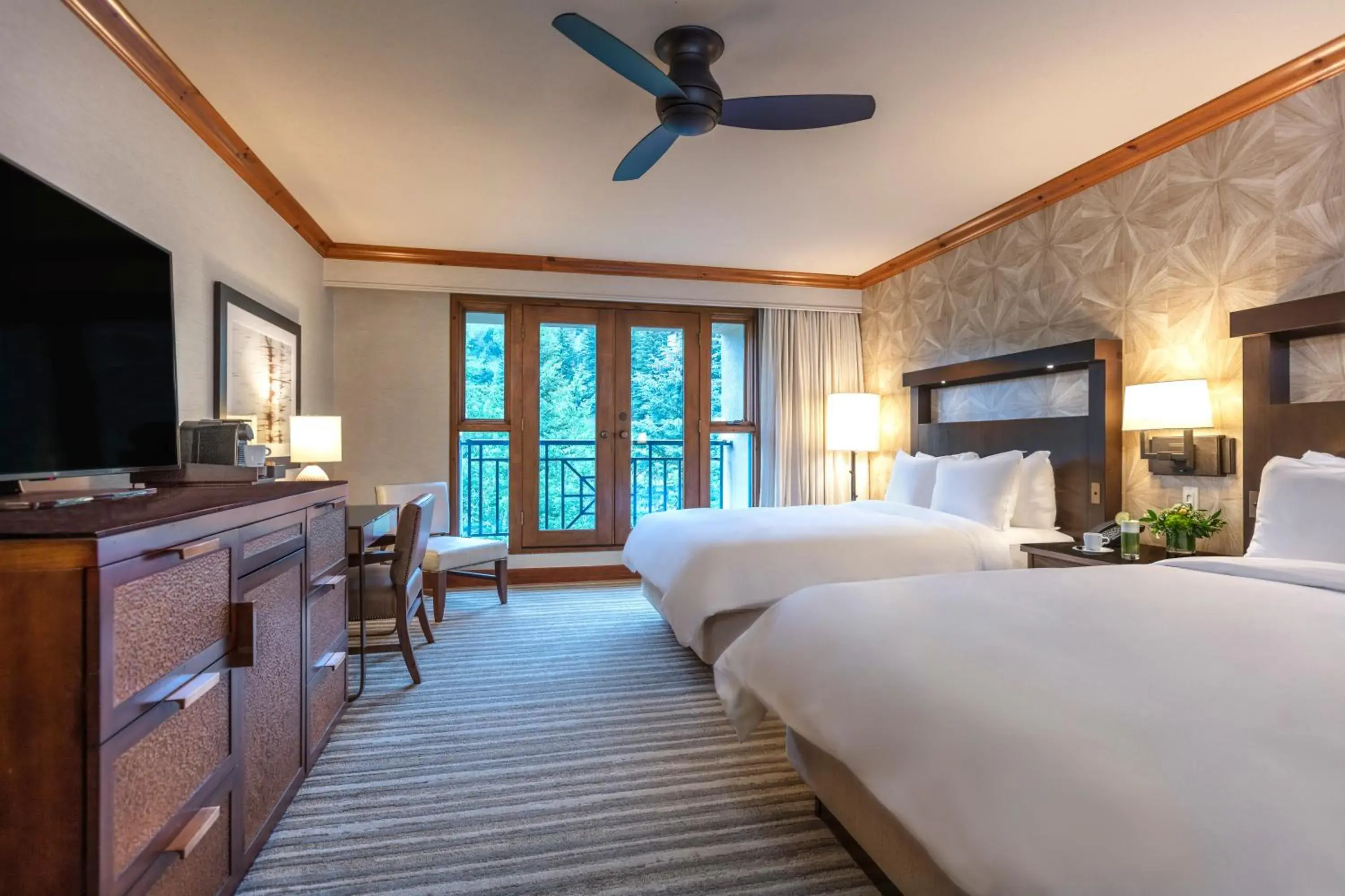 Bedroom, Bed in Park Hyatt Beaver Creek Resort and Spa, Vail Valley Bedroom, Bed in Park Hyatt Beaver Creek Resort and Spa, Vail Valley