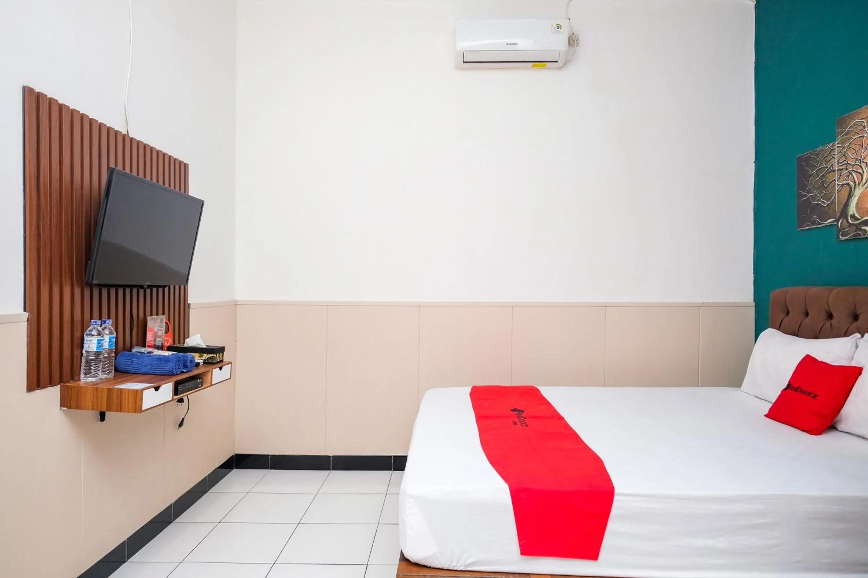 Bedroom, Bed in RedDoorz Syariah near Akmil Magelang