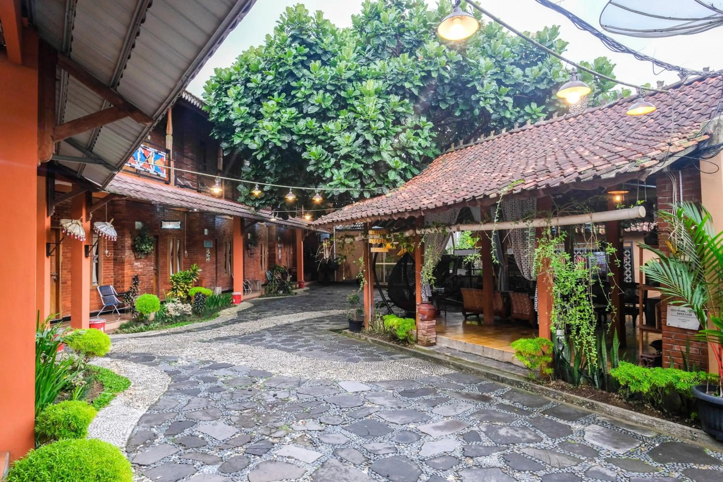 Property building in RedDoorz Syariah near Akmil Magelang