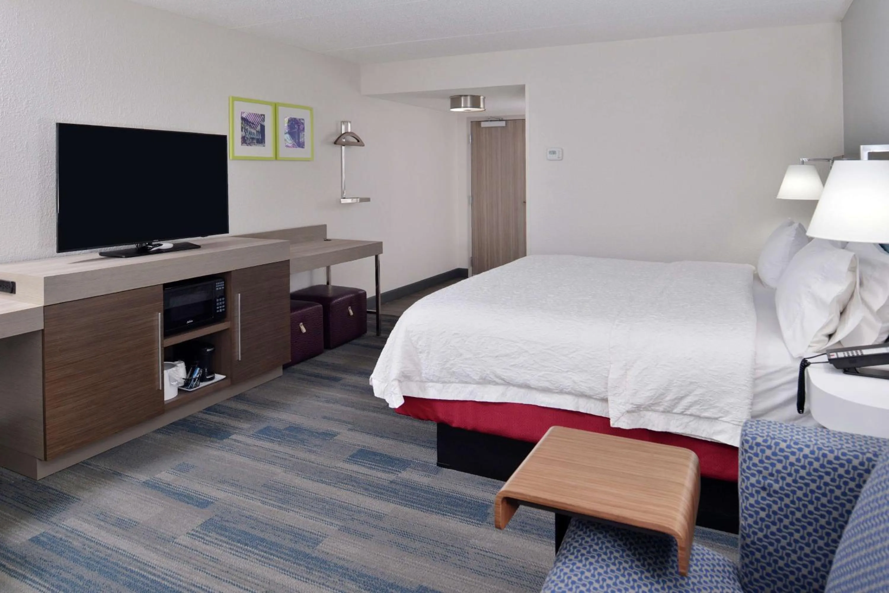 Bedroom, Bed in Hampton Inn - Greenville