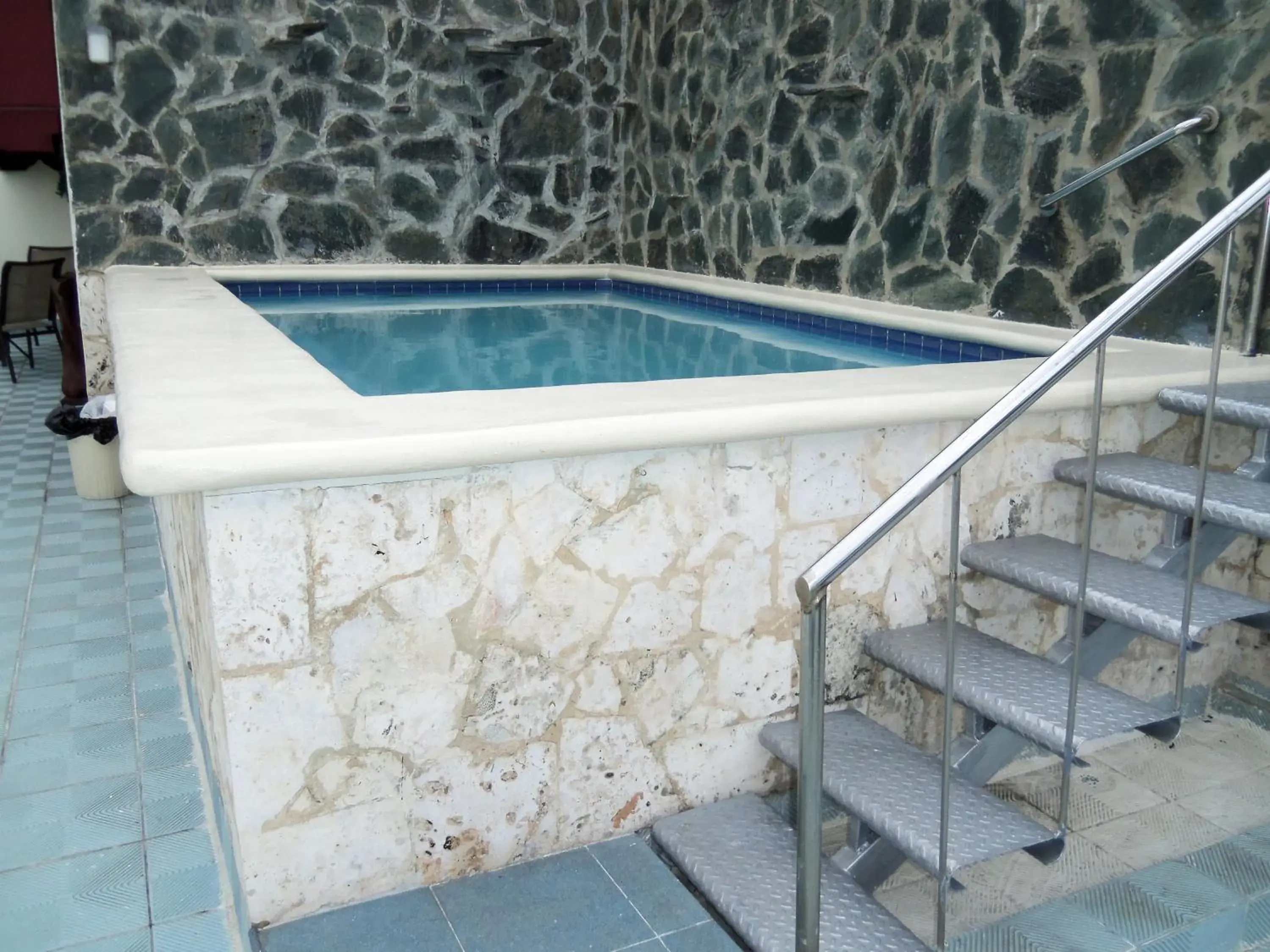 Swimming pool in Hotel Discovery Swimming pool in Hotel Discovery