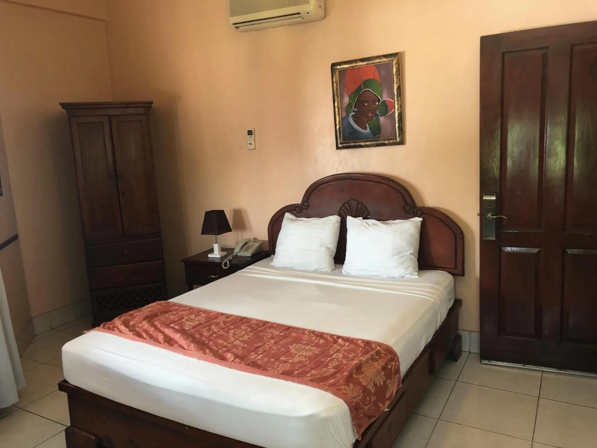 Bed in Hotel Discovery