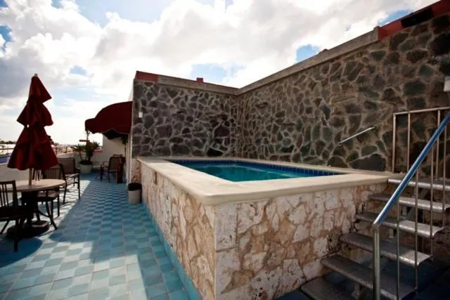 Swimming pool in Hotel Discovery