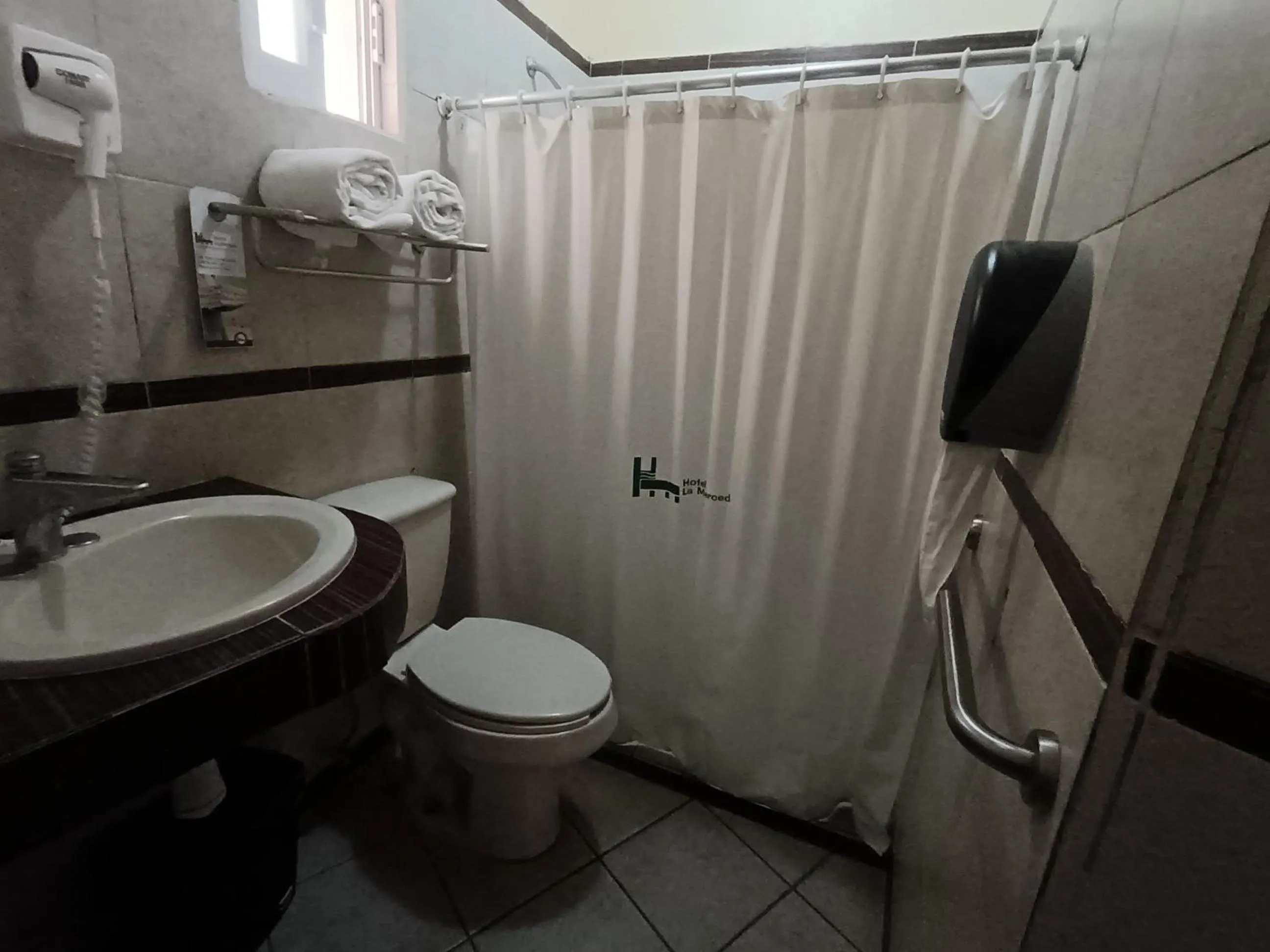 Bathroom in Hotel La Merced