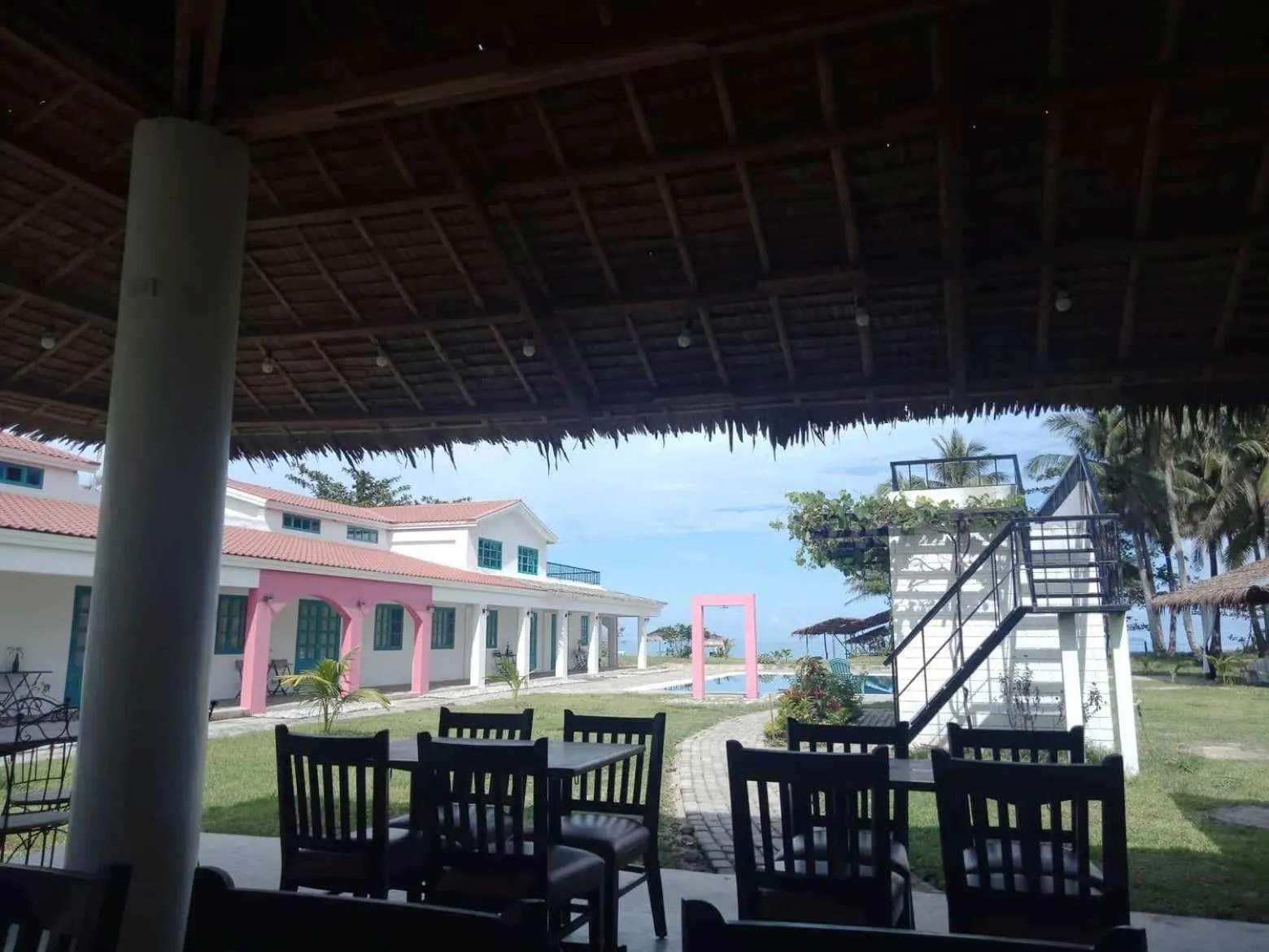 Restaurant/places to eat in Lazuli Resort