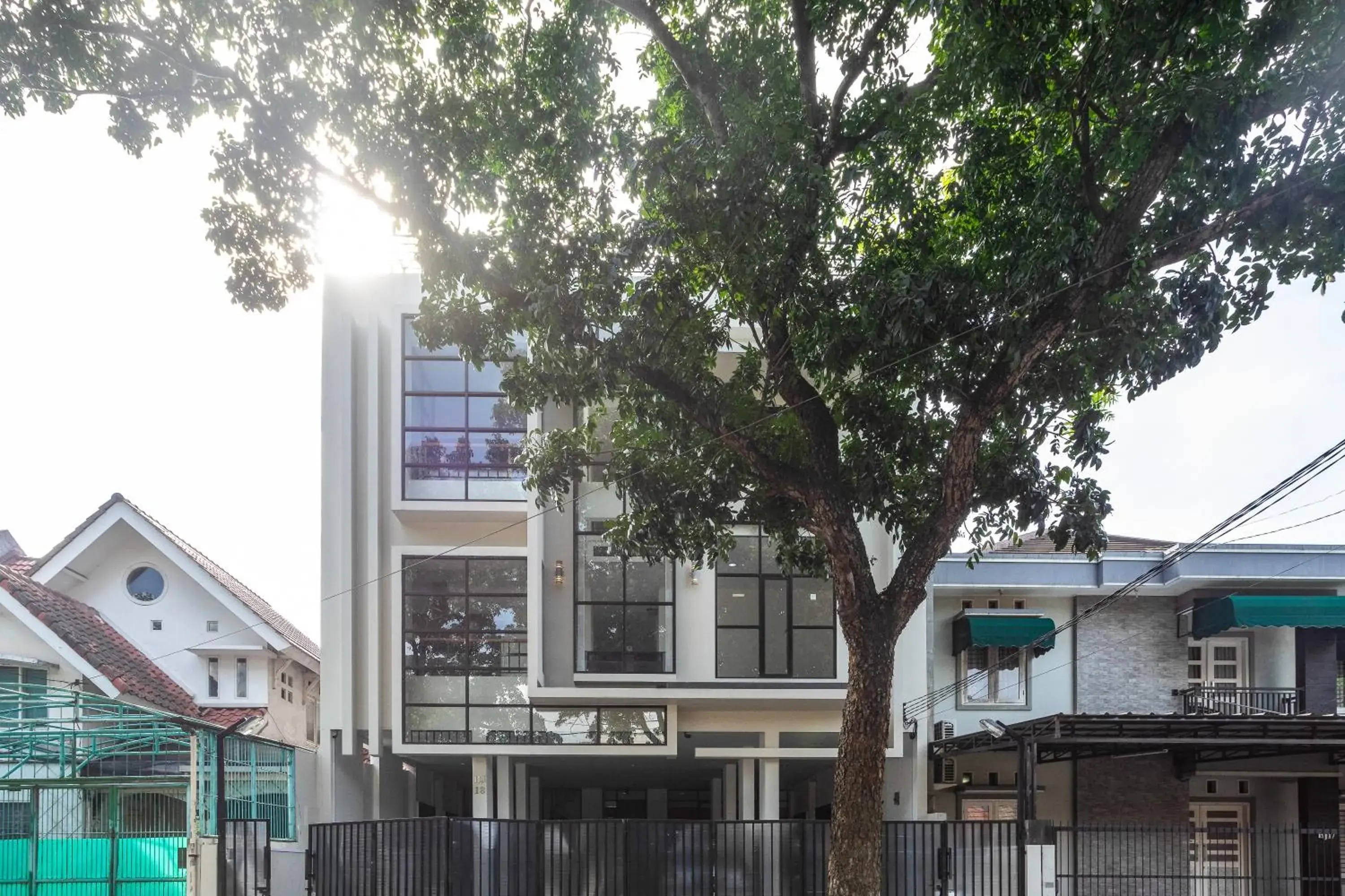 Property building in RedDoorz near Eka Hospital BSD City Property building in RedDoorz near Eka Hospital BSD City