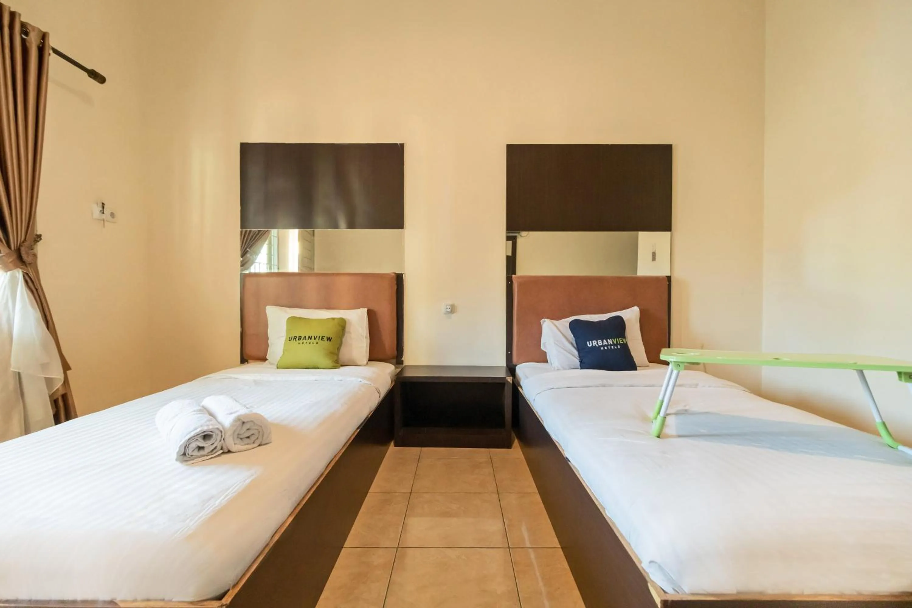 Bedroom, Bed in Urbanview Hotel Nugraha Palembang by RedDoorz