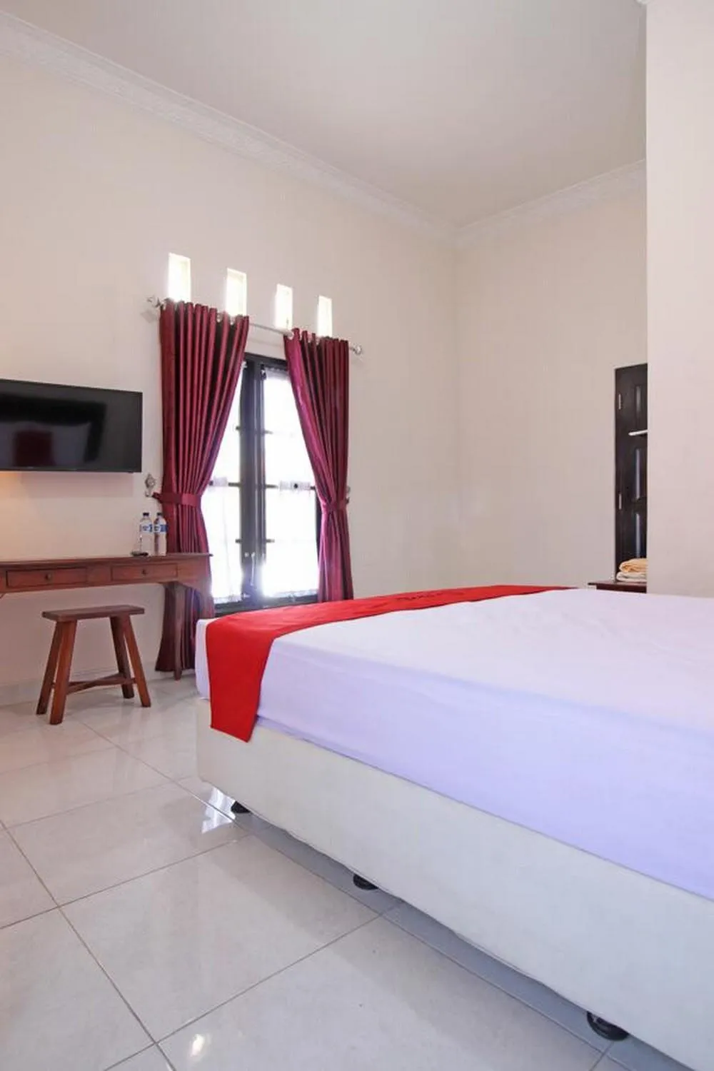 Bed in RedDoorz near UMY Yogyakarta