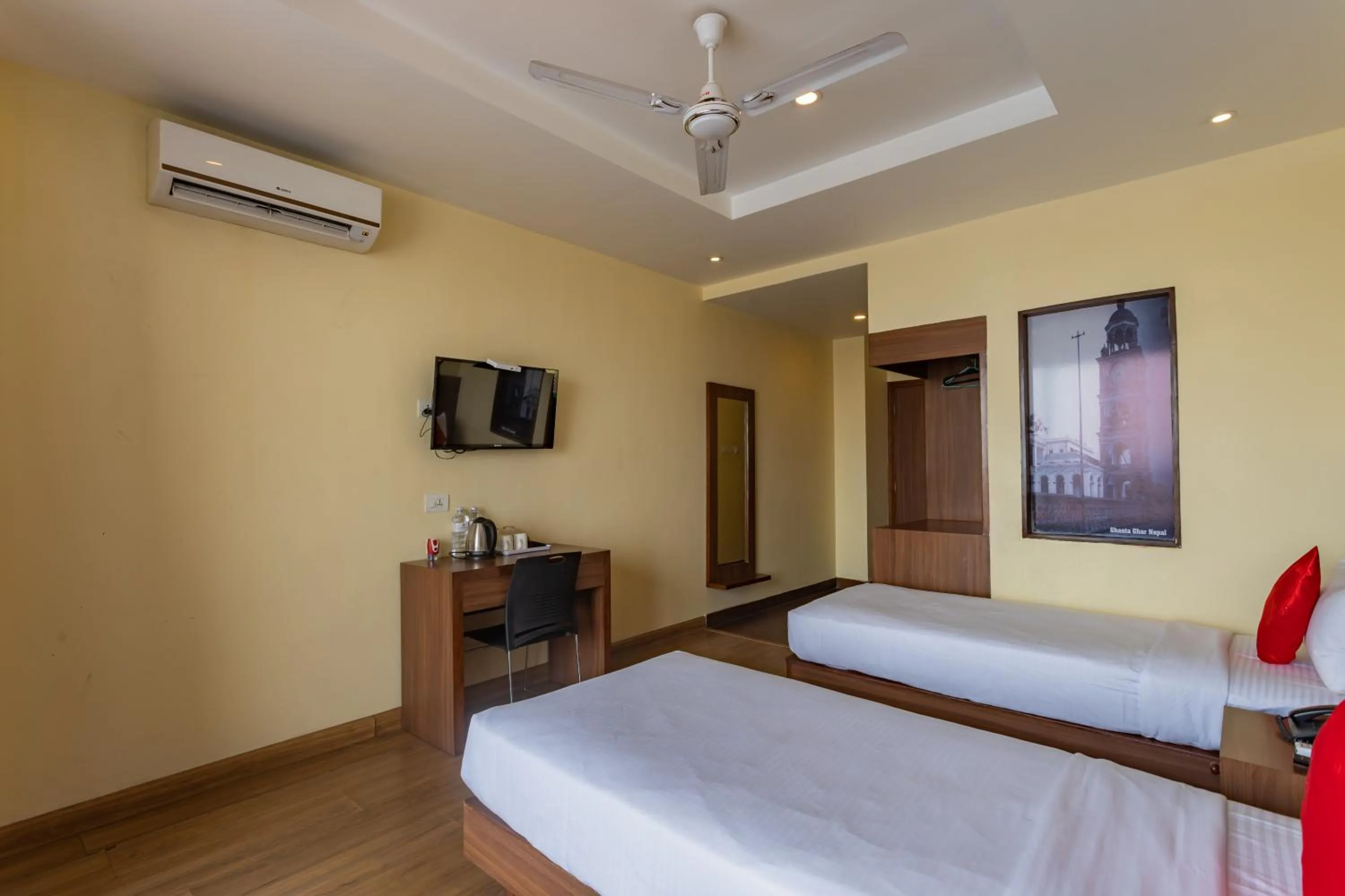 TV and multimedia, Bed in Hotel Verandah