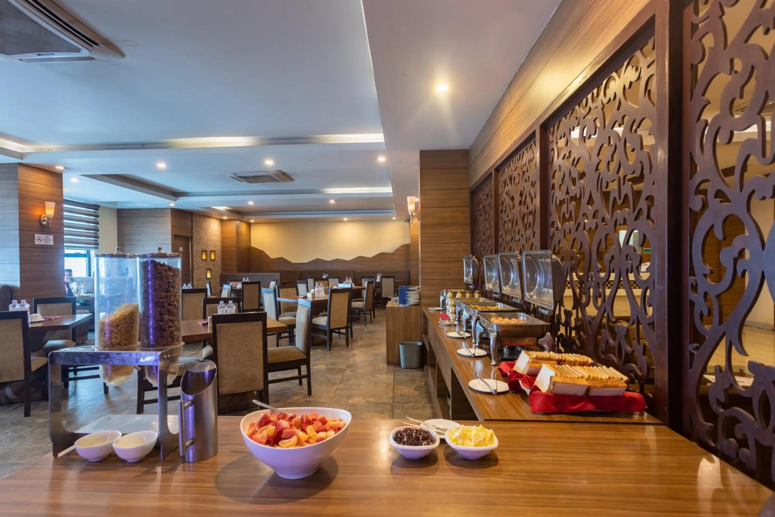 Restaurant/places to eat in Hotel Verandah