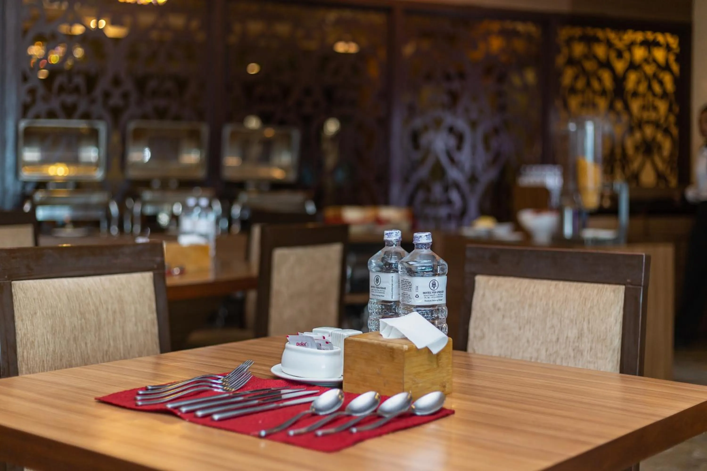 Restaurant/places to eat in Hotel Verandah