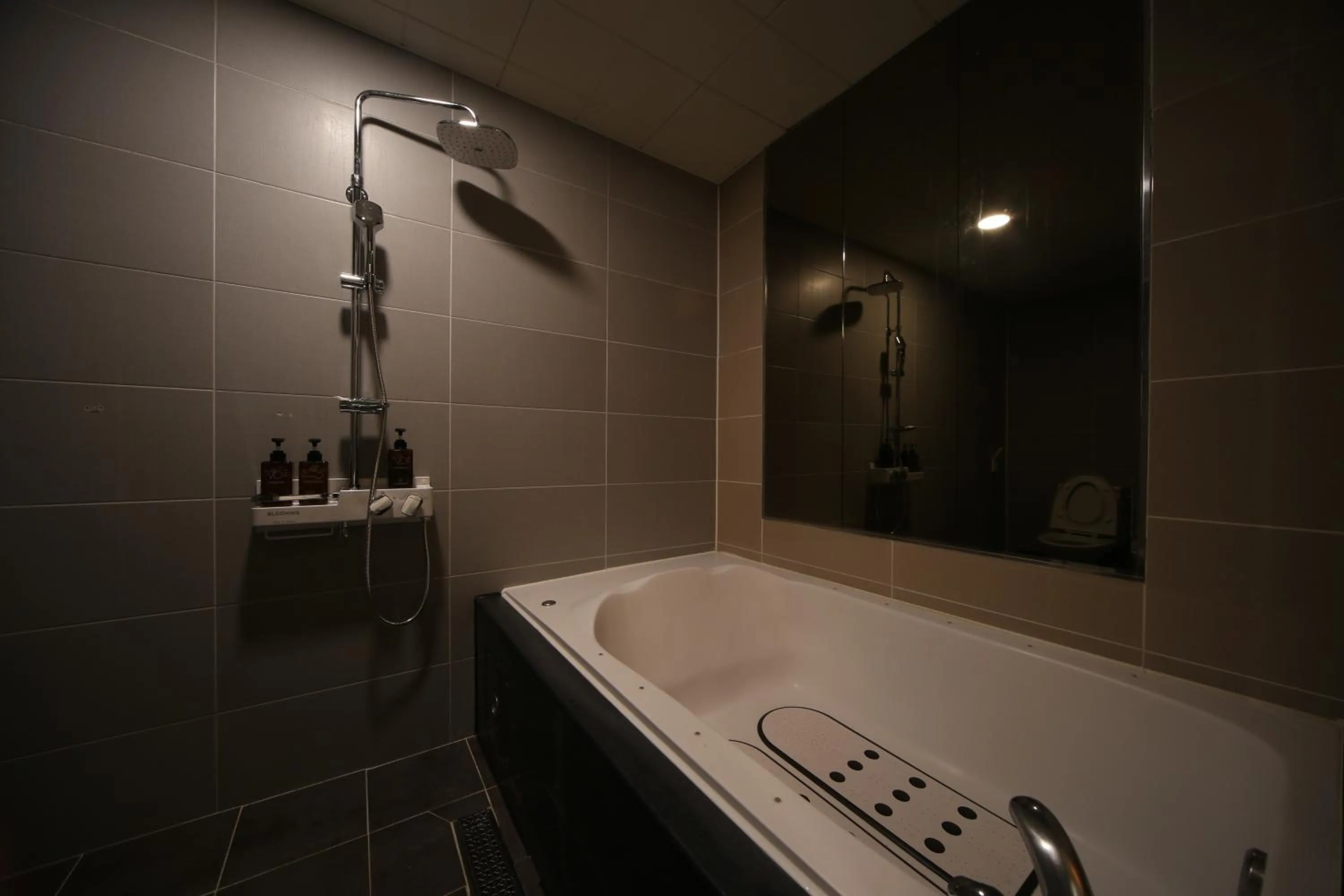 Bathroom in Hotel Yeogiotte Daegu