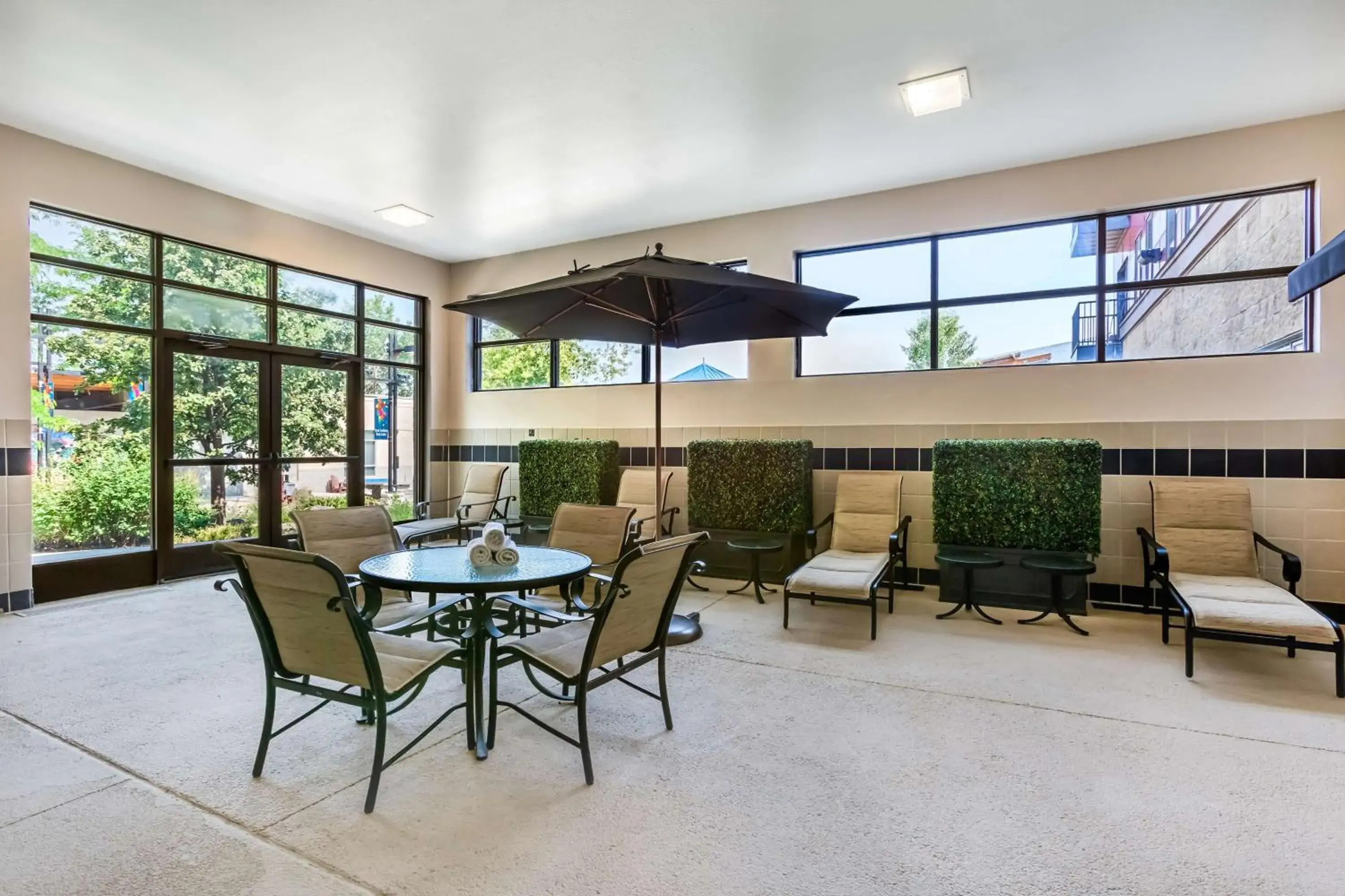 Pool view in Best Western Premier Helena Great Northern Hotel Pool view in Best Western Premier Helena Great Northern Hotel