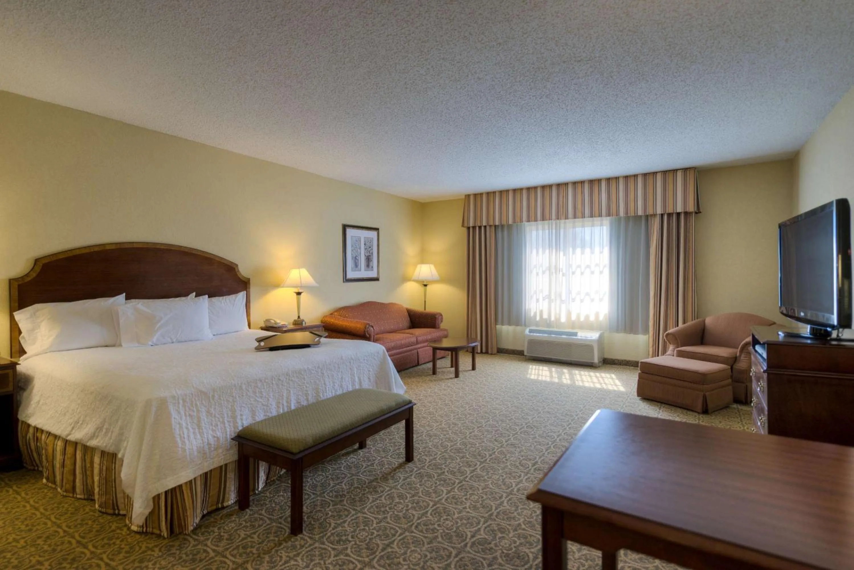 Bed in Hampton Inn & Suites - Vicksburg